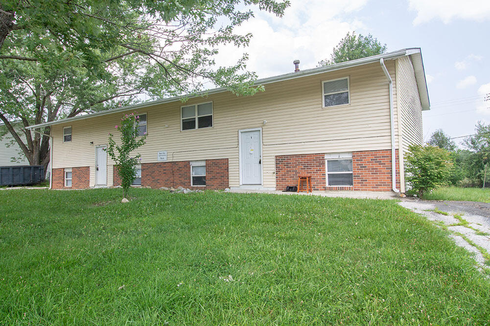 7304 N Moberly Dr B Property Photo 1