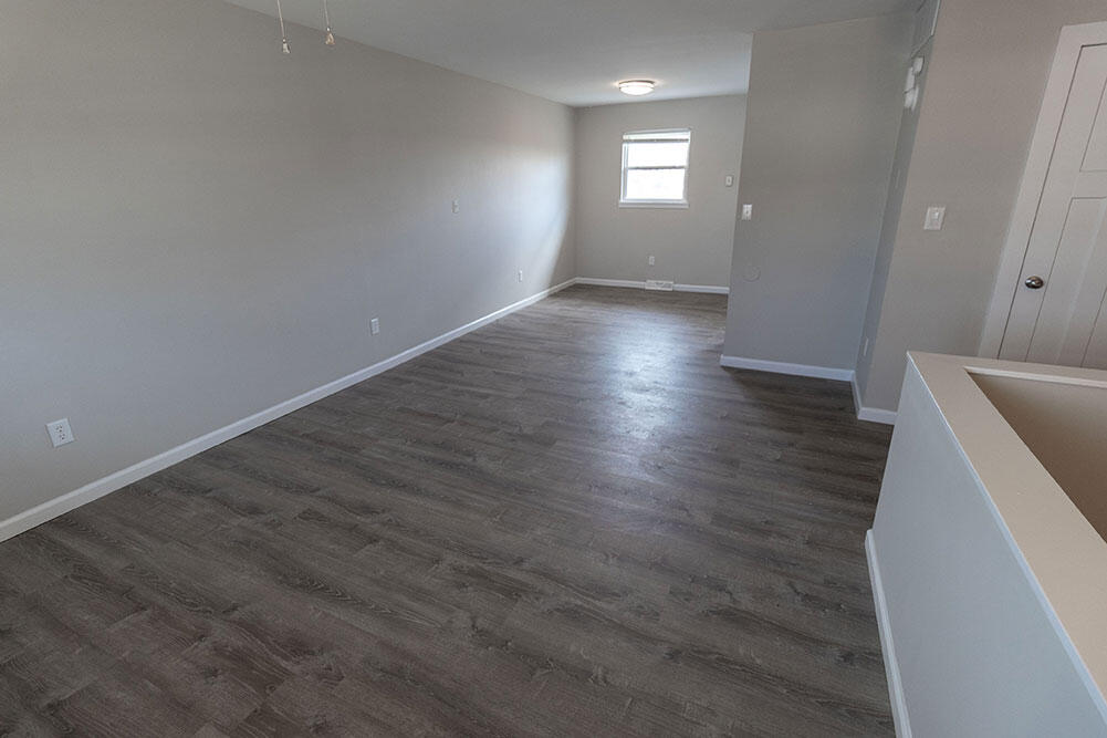 7304 N Moberly Dr B Property Photo 4