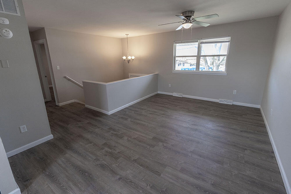 7304 N Moberly Dr B Property Photo 6