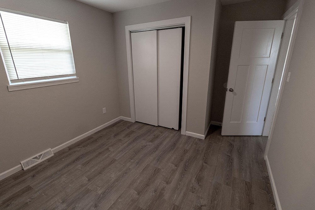 7304 N Moberly Dr B Property Photo 9