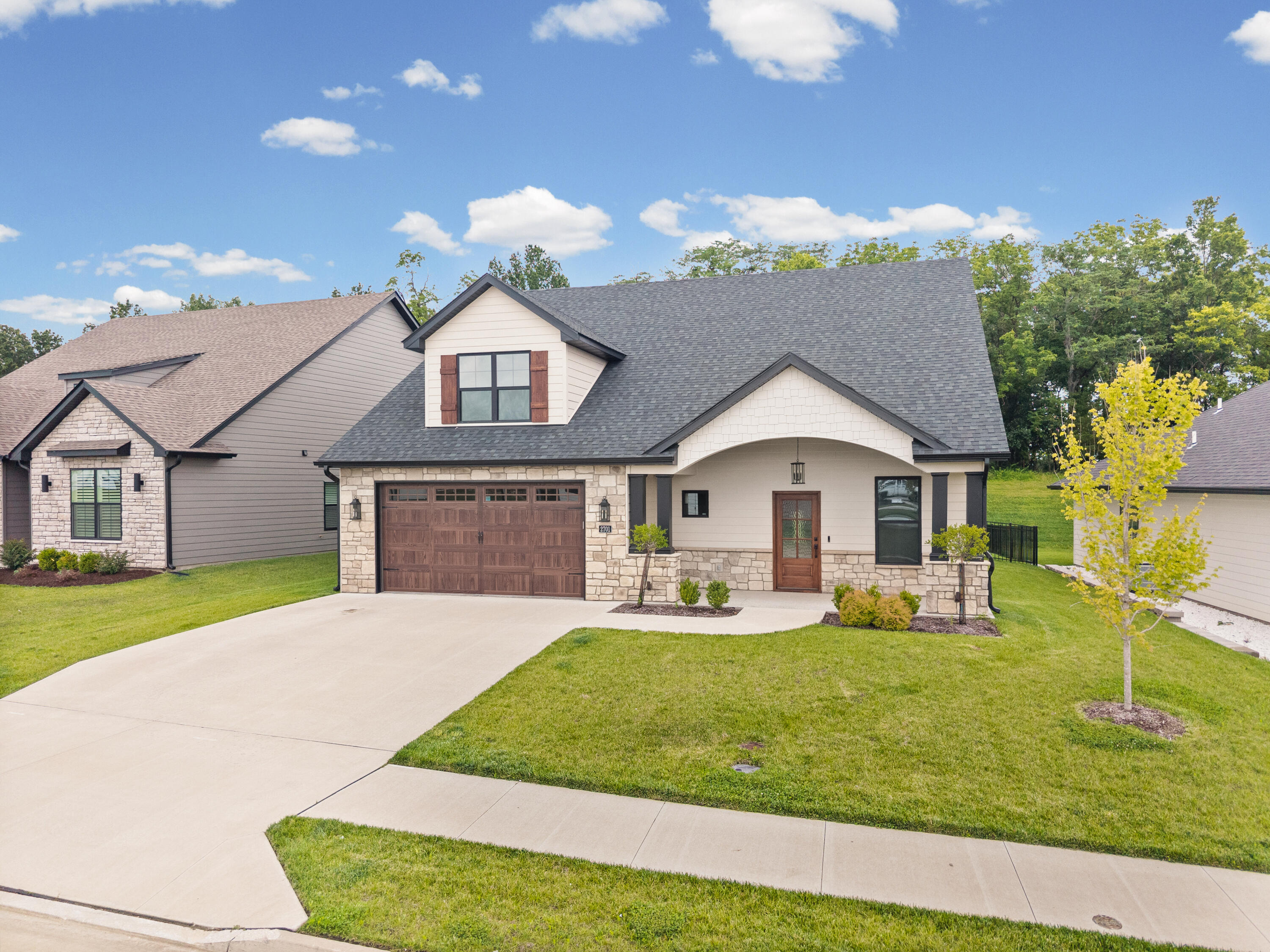 2701 Misty Flower Dr Property Photo 1