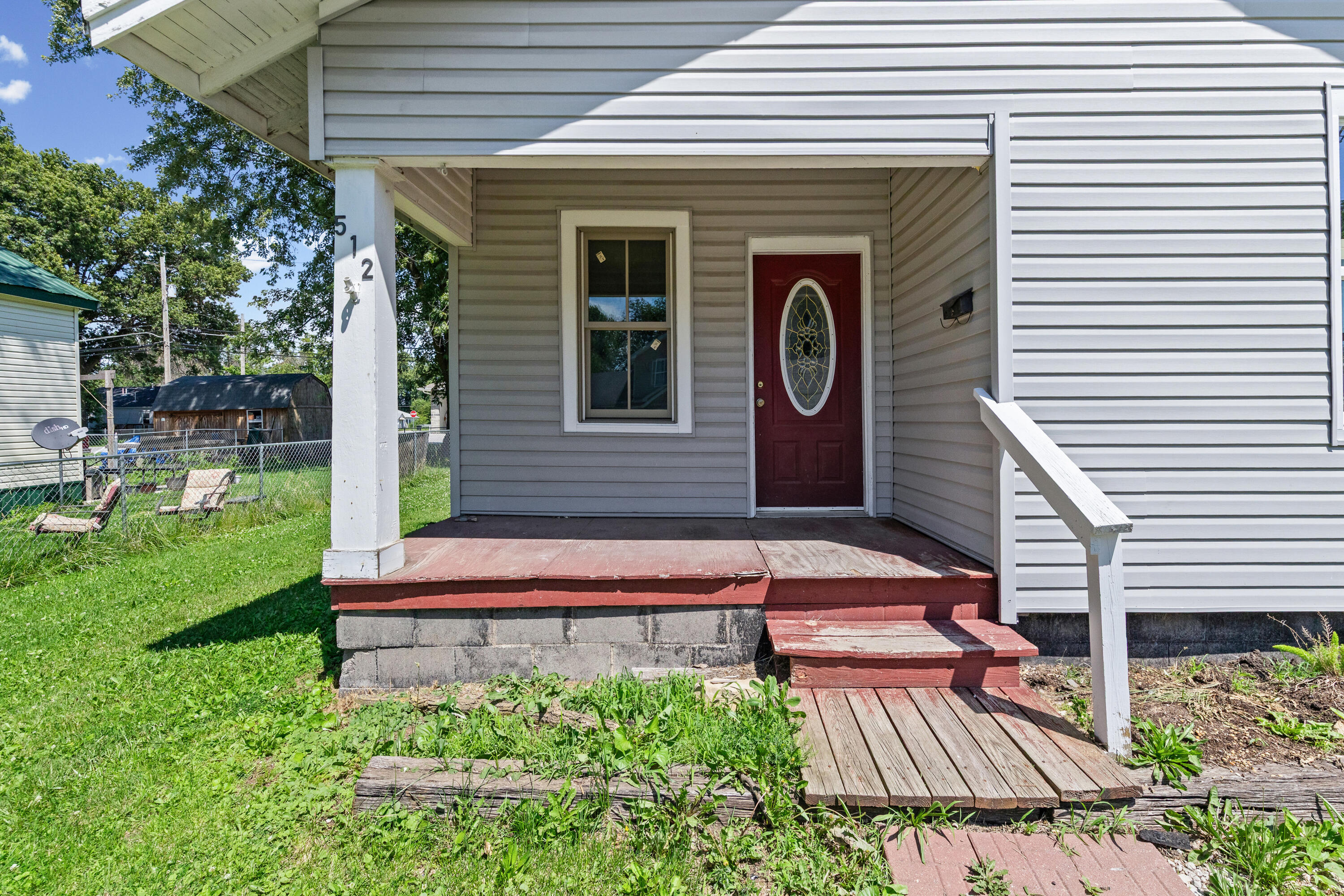 512 N HICKMAN ST Property Photo 1