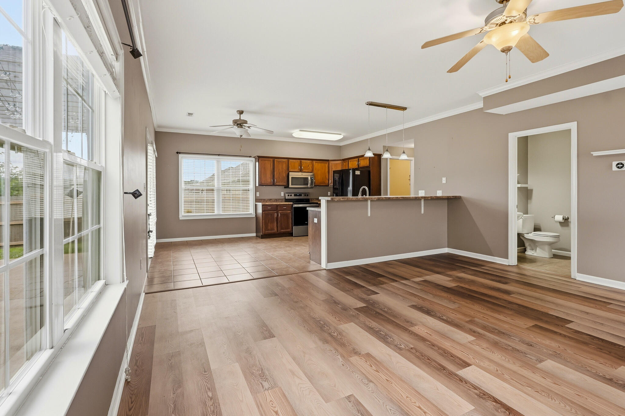 208 Port Way Property Photo 7