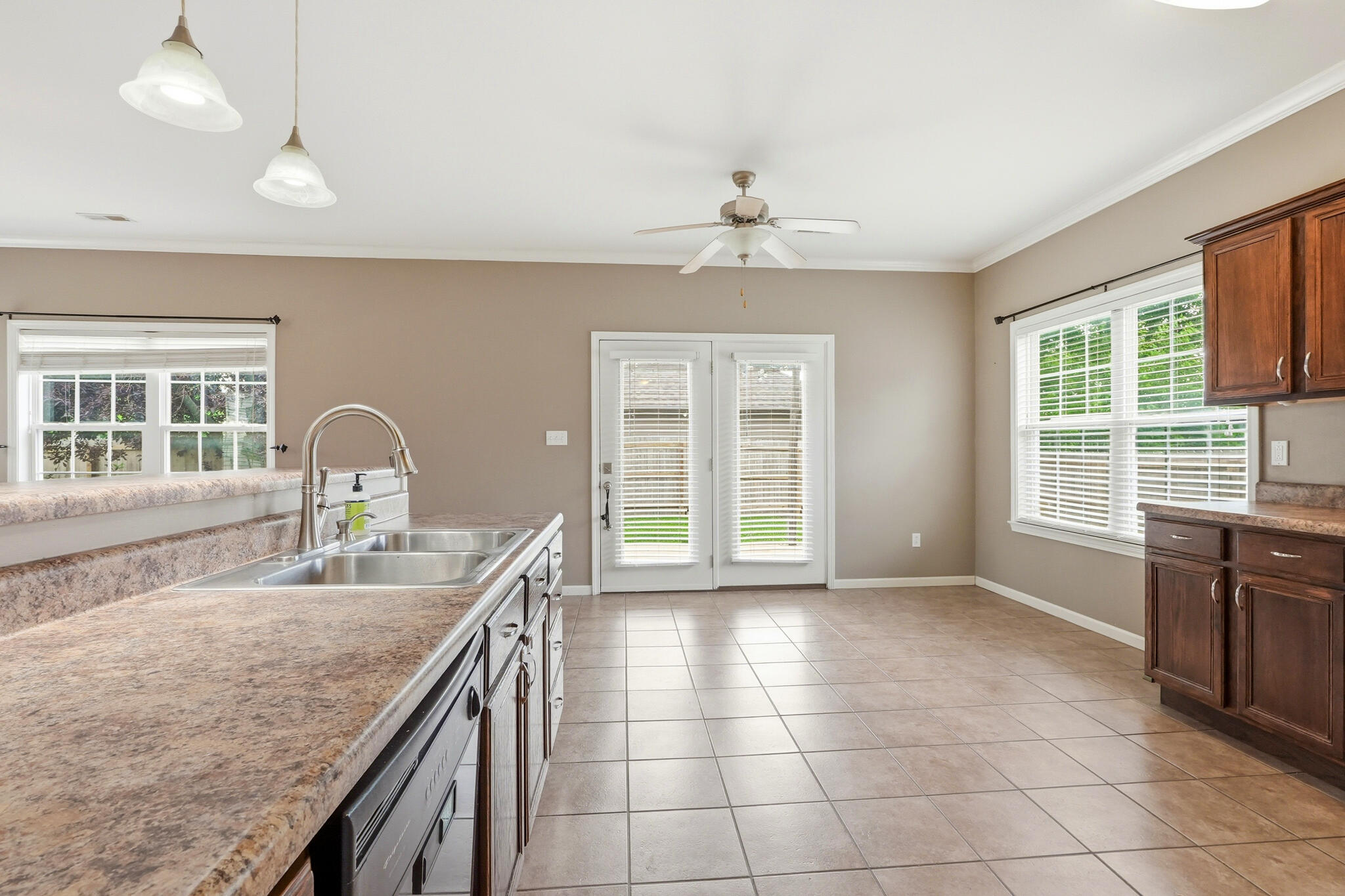 208 Port Way Property Photo 12