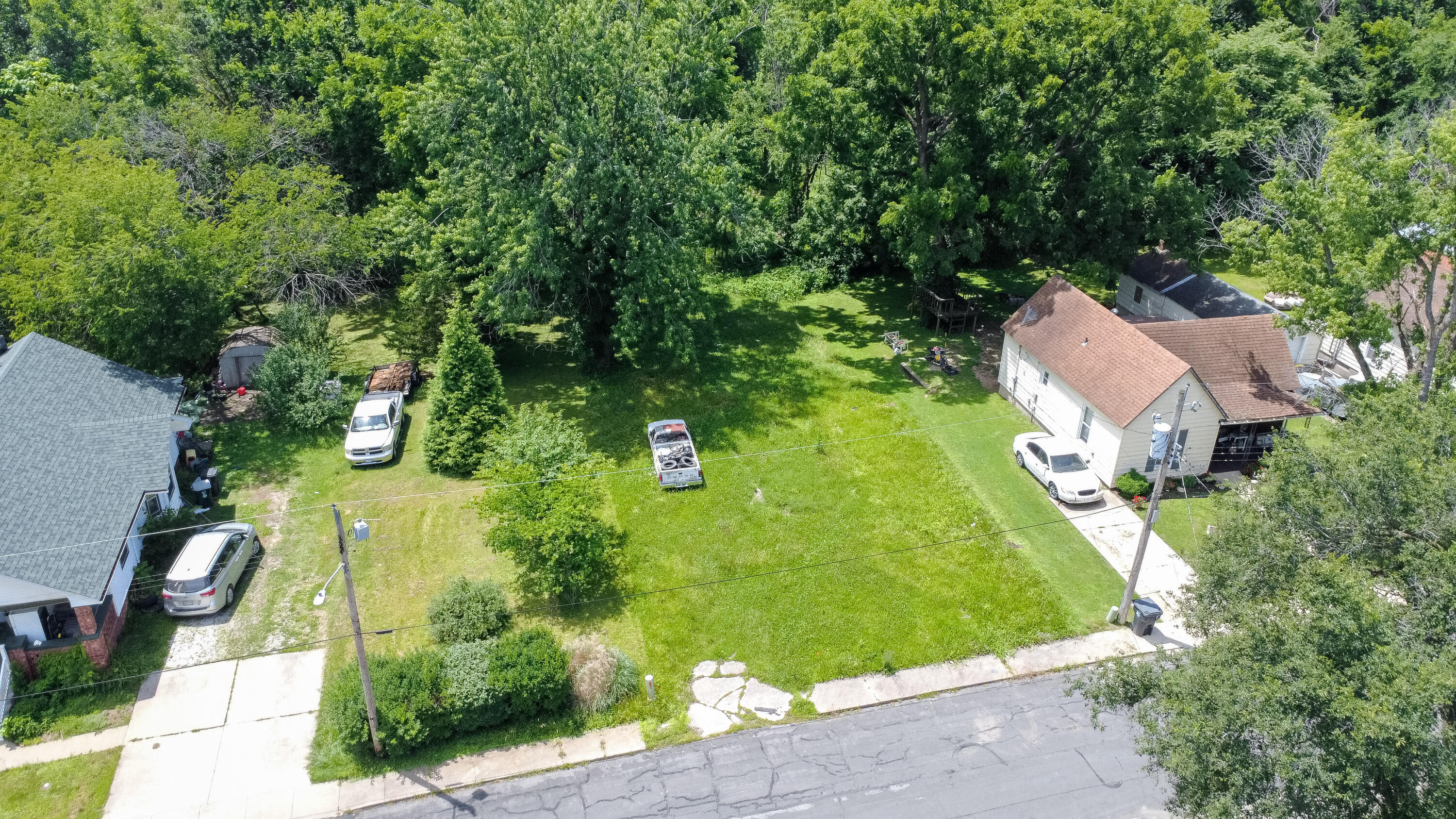 708 Farror St Property Photo 4