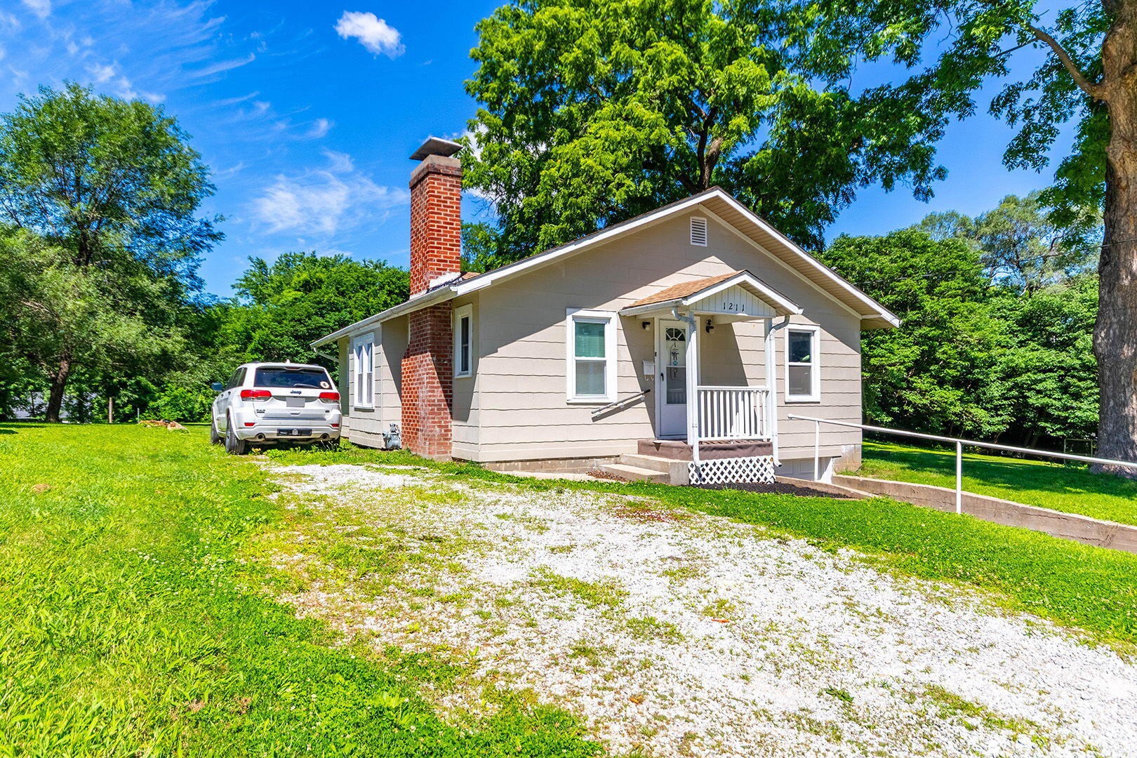 1211 4th St Property Photo 4