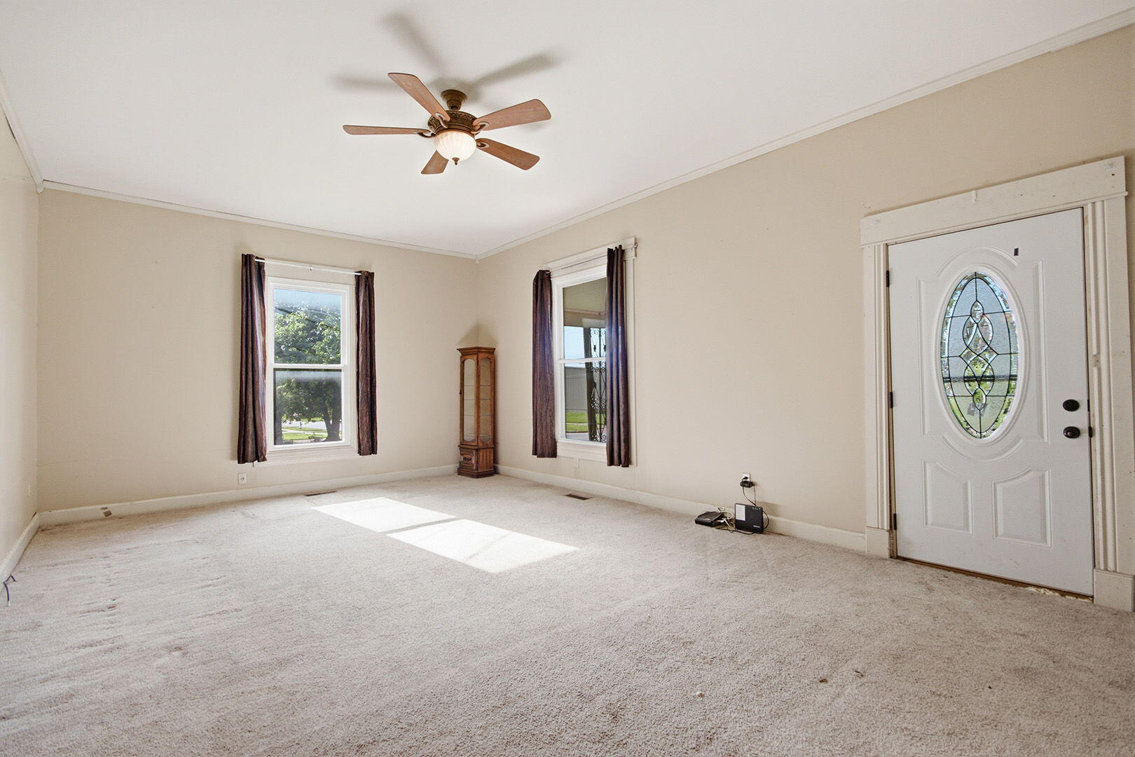 927 E Promenade St Property Photo 5