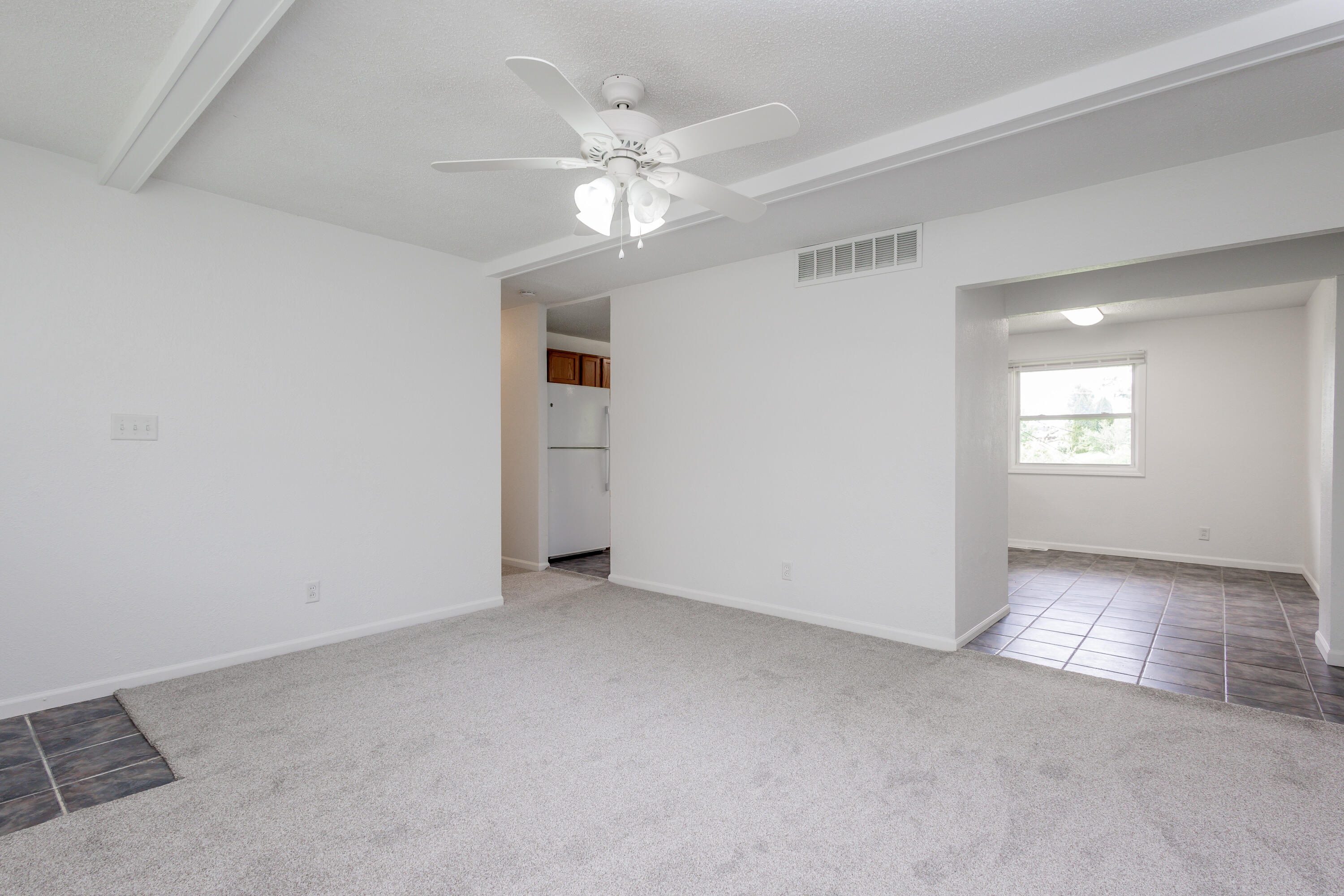 1301 Dawn Ridge Rd Property Photo 2