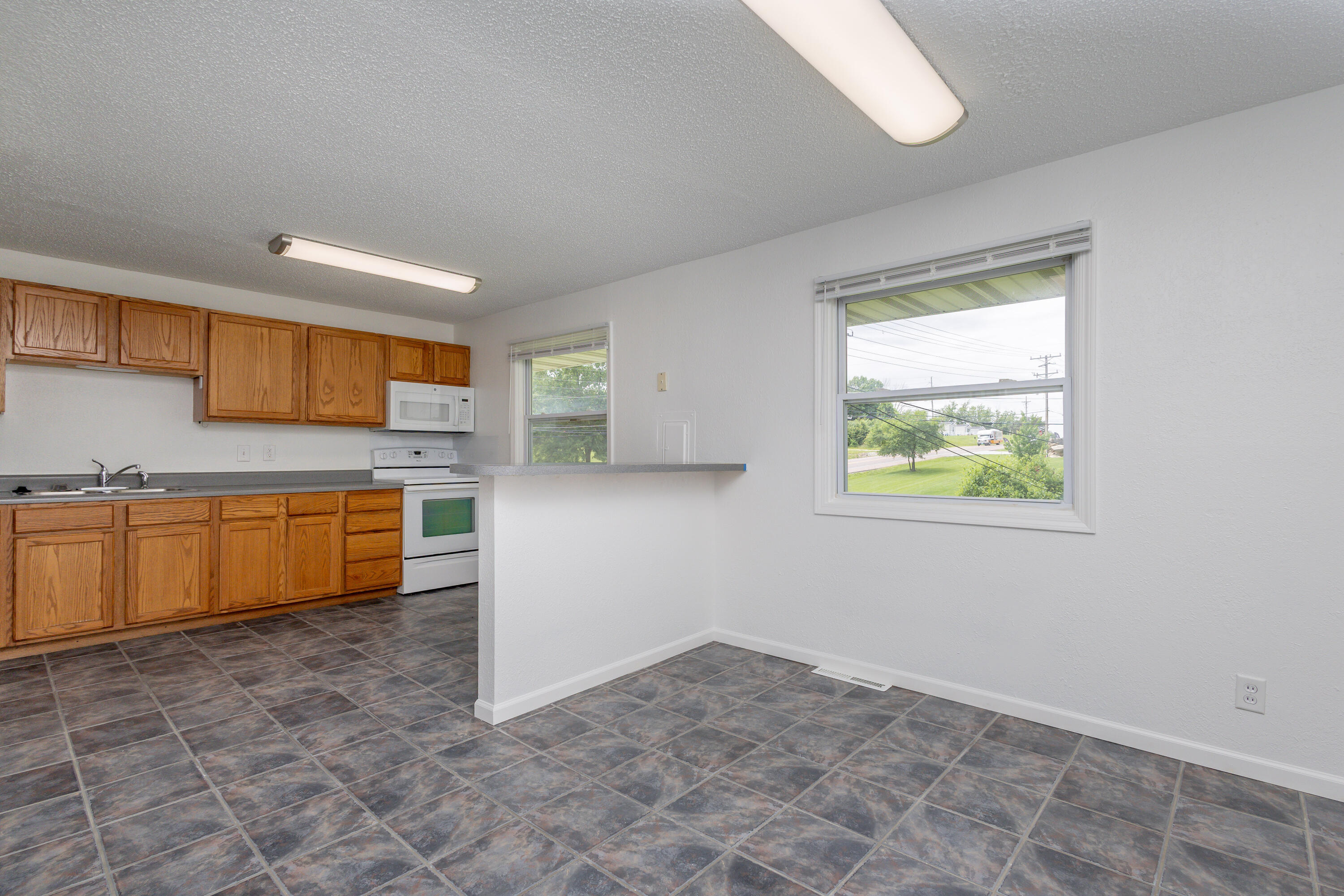 1301 Dawn Ridge Rd Property Photo 8