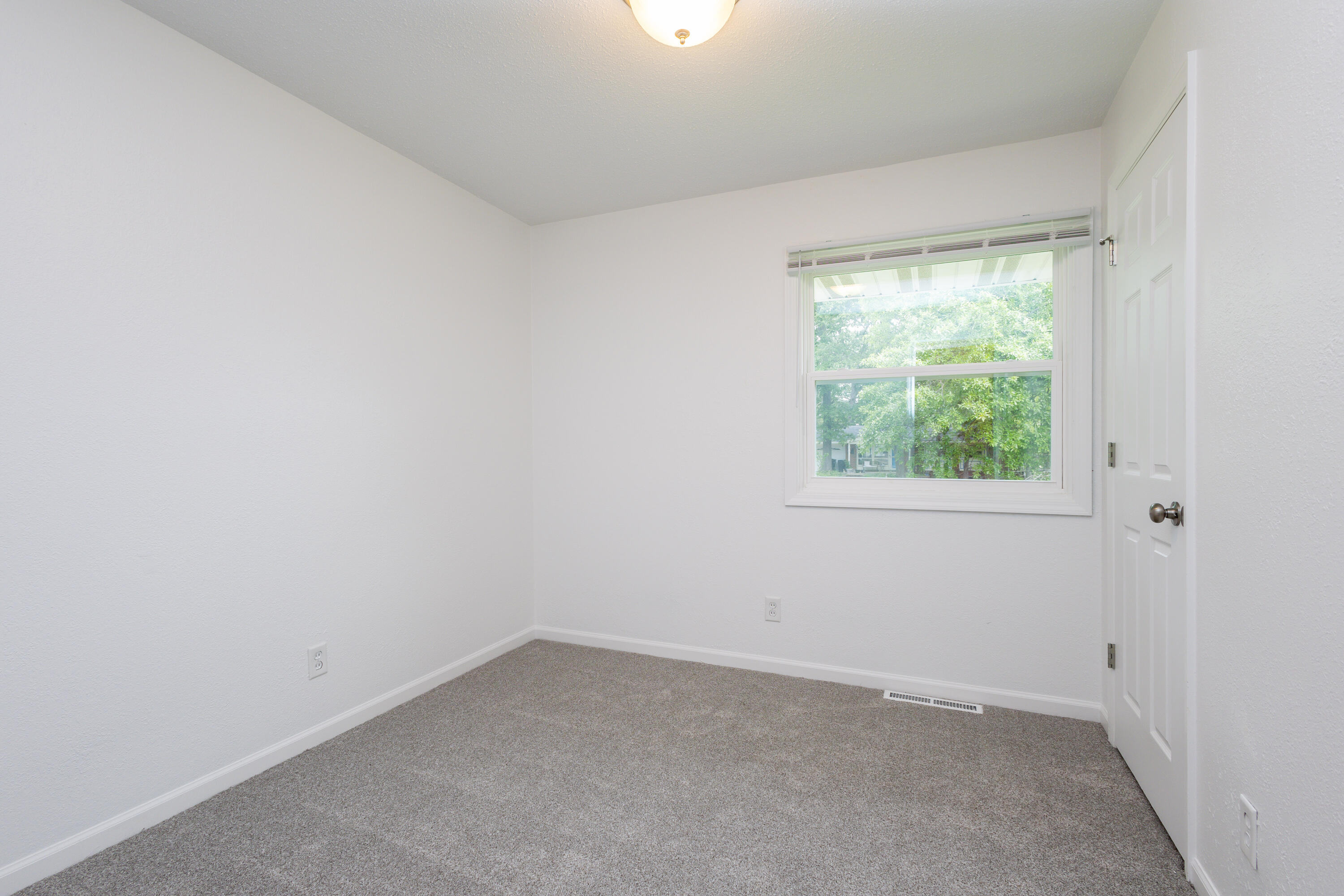 1301 Dawn Ridge Rd Property Photo 11
