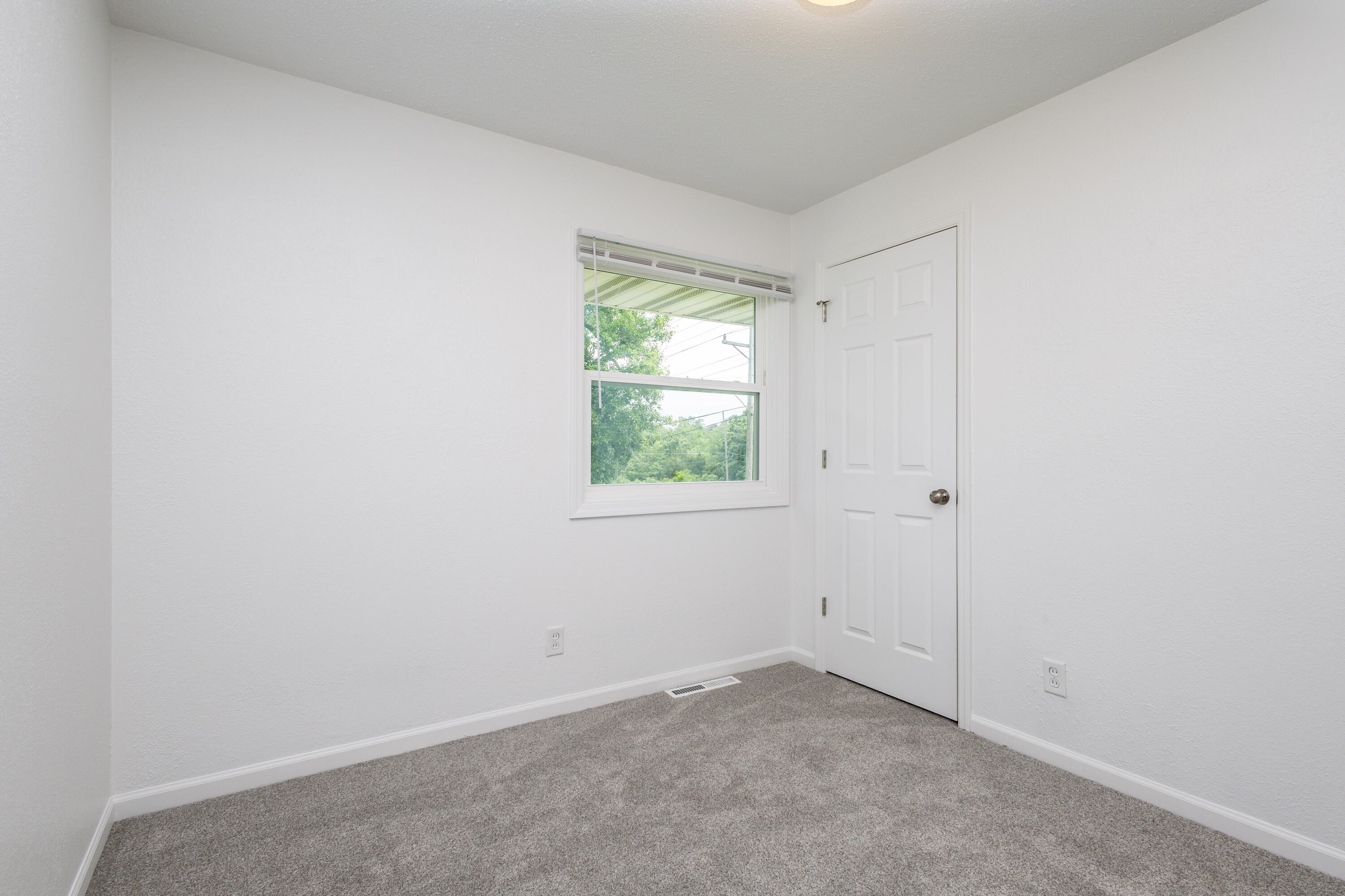 1301 Dawn Ridge Rd Property Photo 12