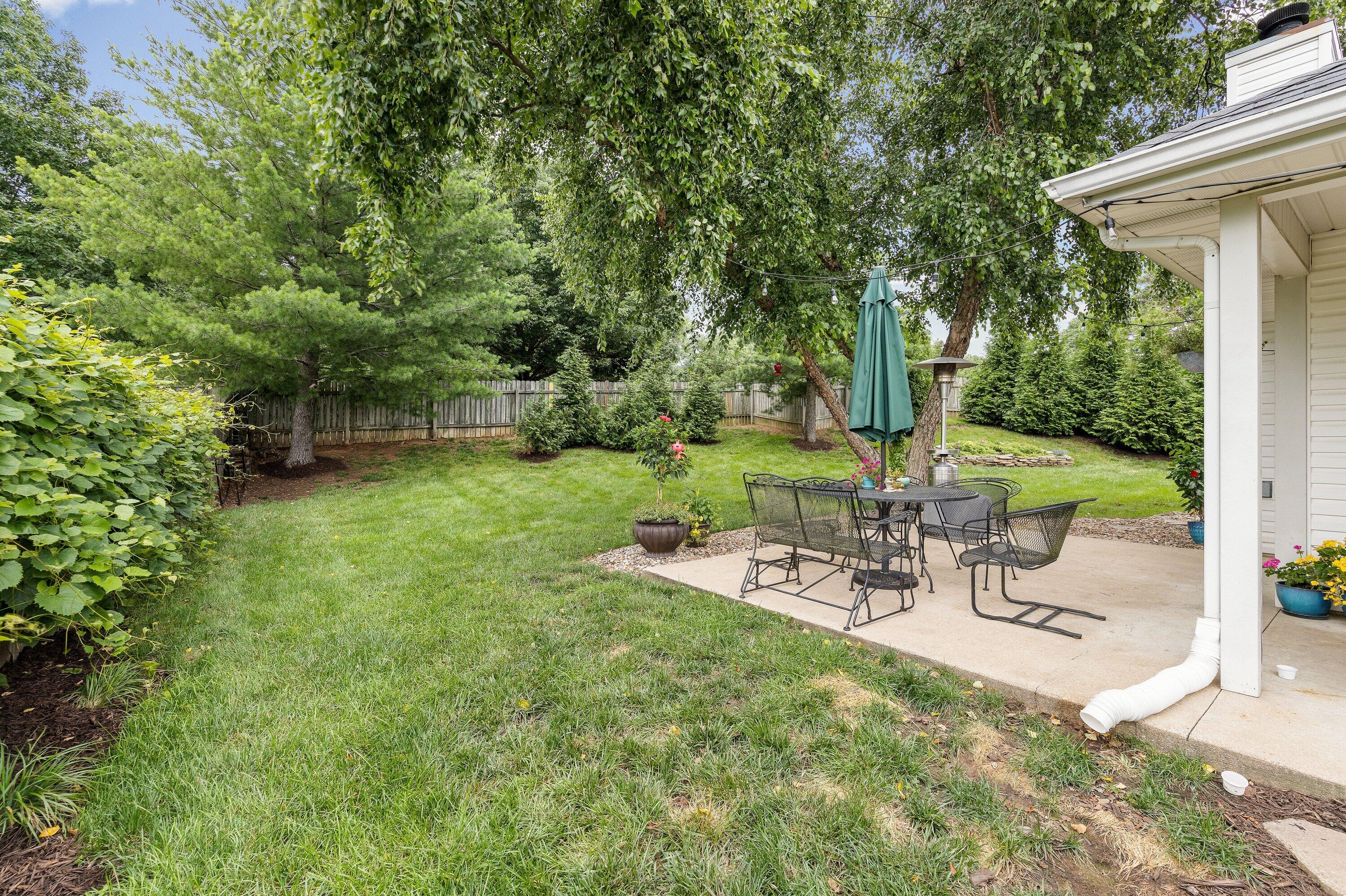 2806 Wooded Creek Dr Property Photo 2