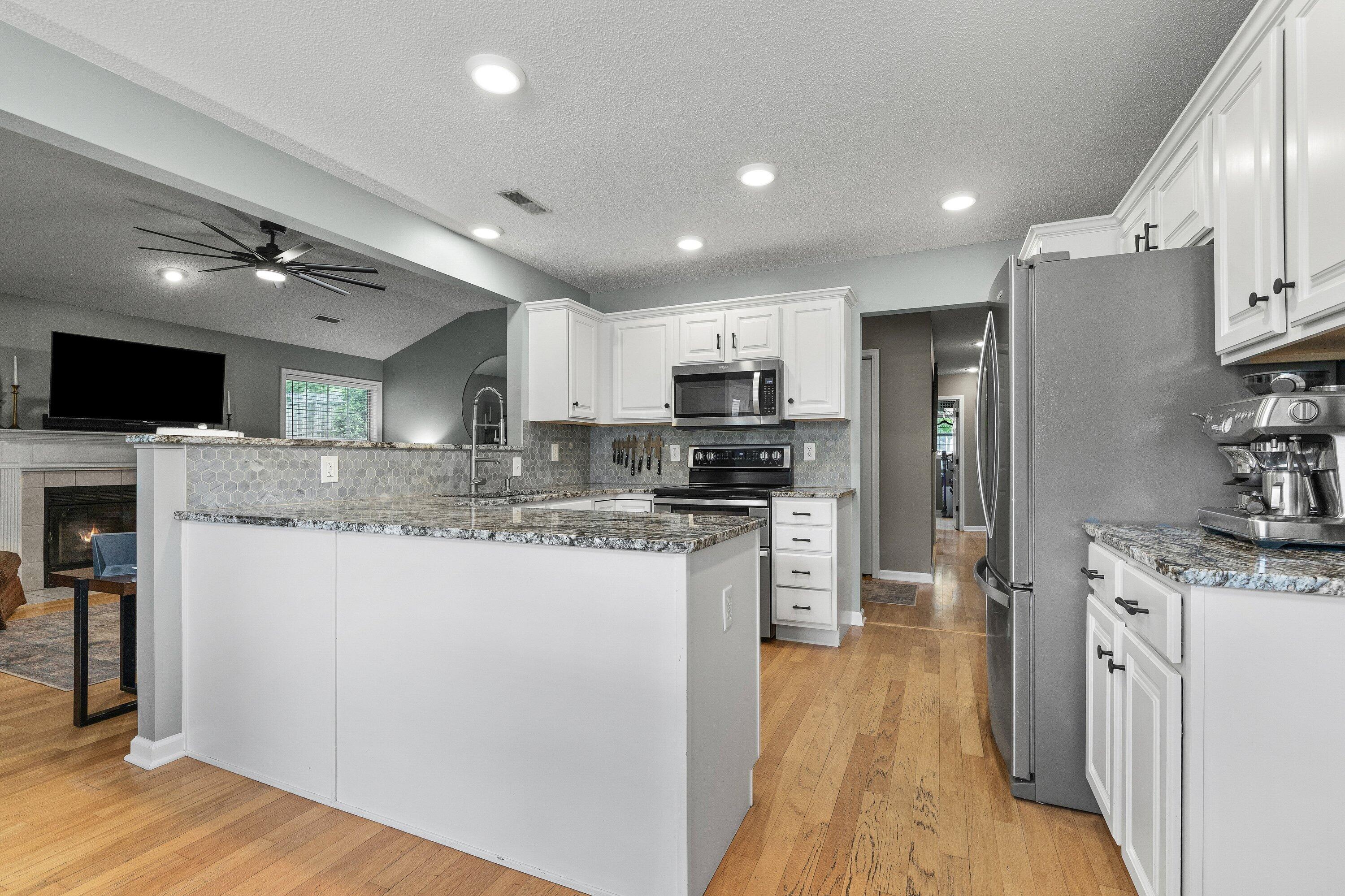 2806 Wooded Creek Dr Property Photo 10