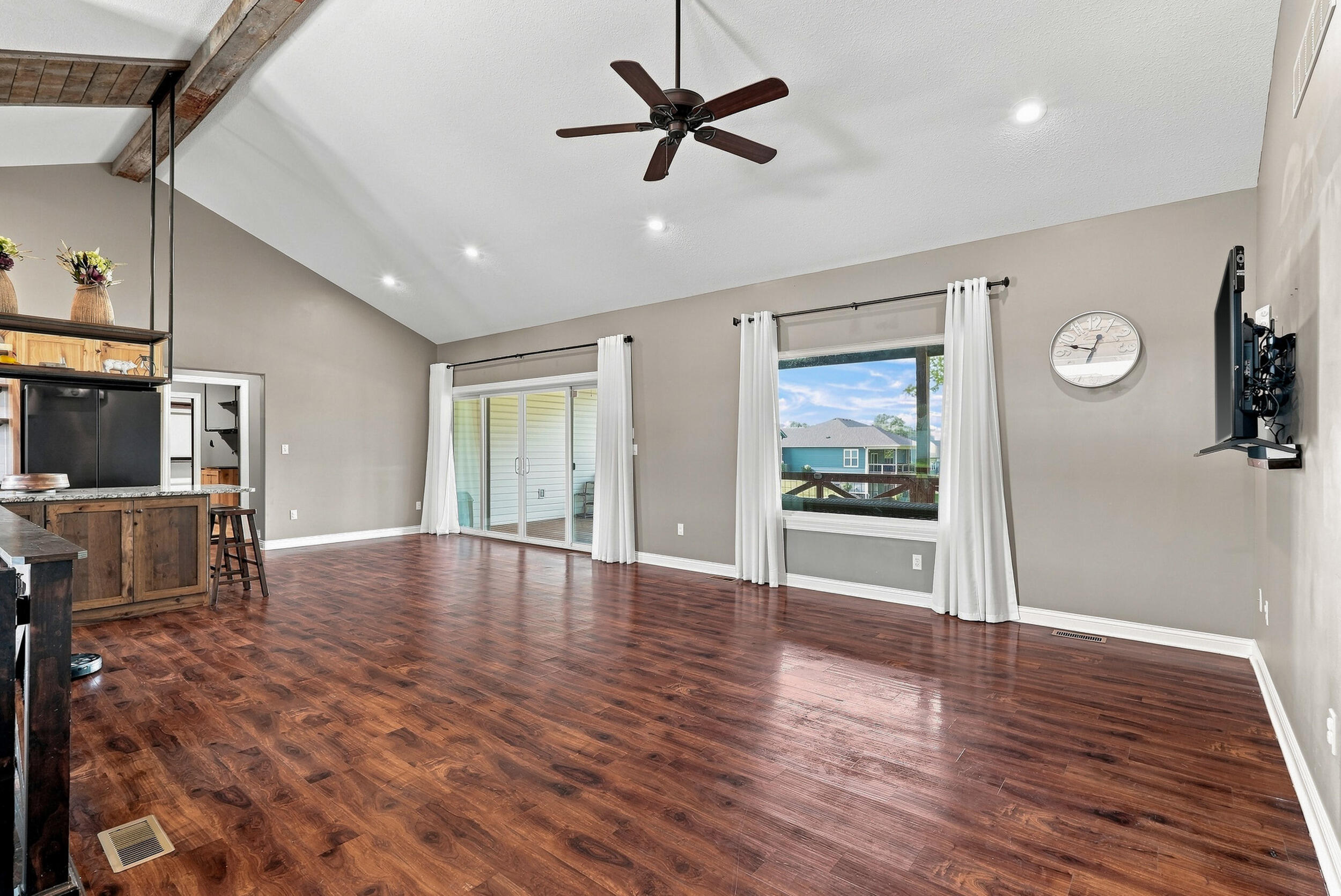 5580 Kingfisher Dr Property Photo 17