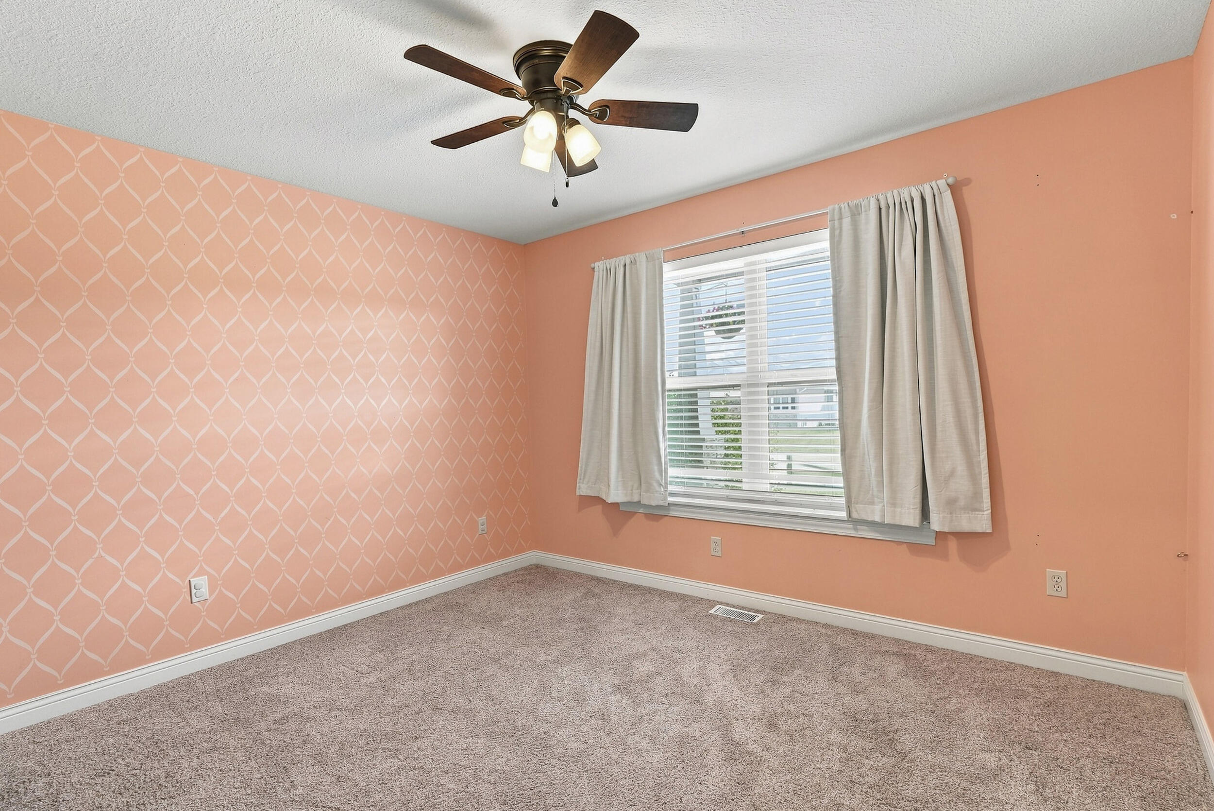 5580 Kingfisher Dr Property Photo 23
