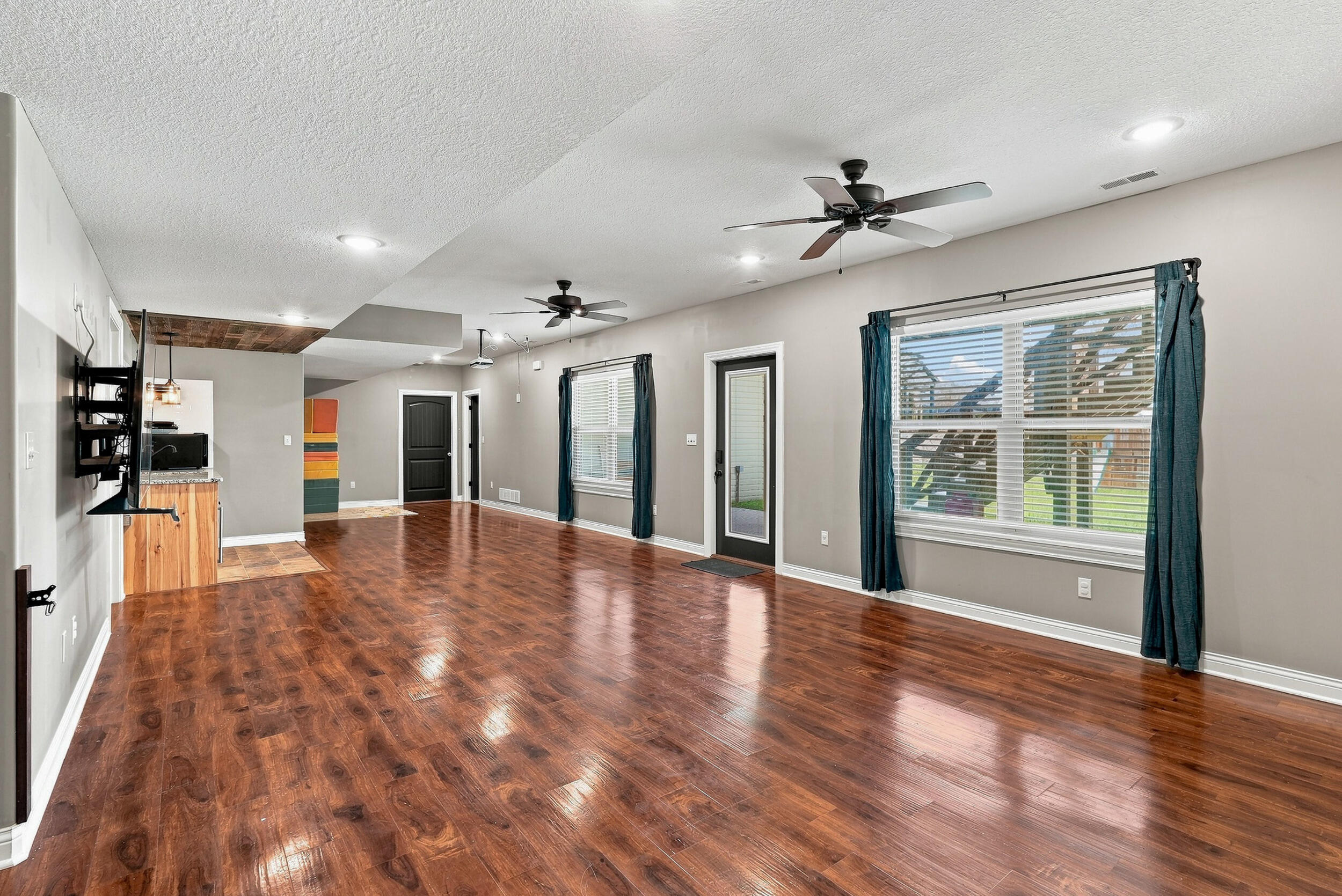 5580 Kingfisher Dr Property Photo 27
