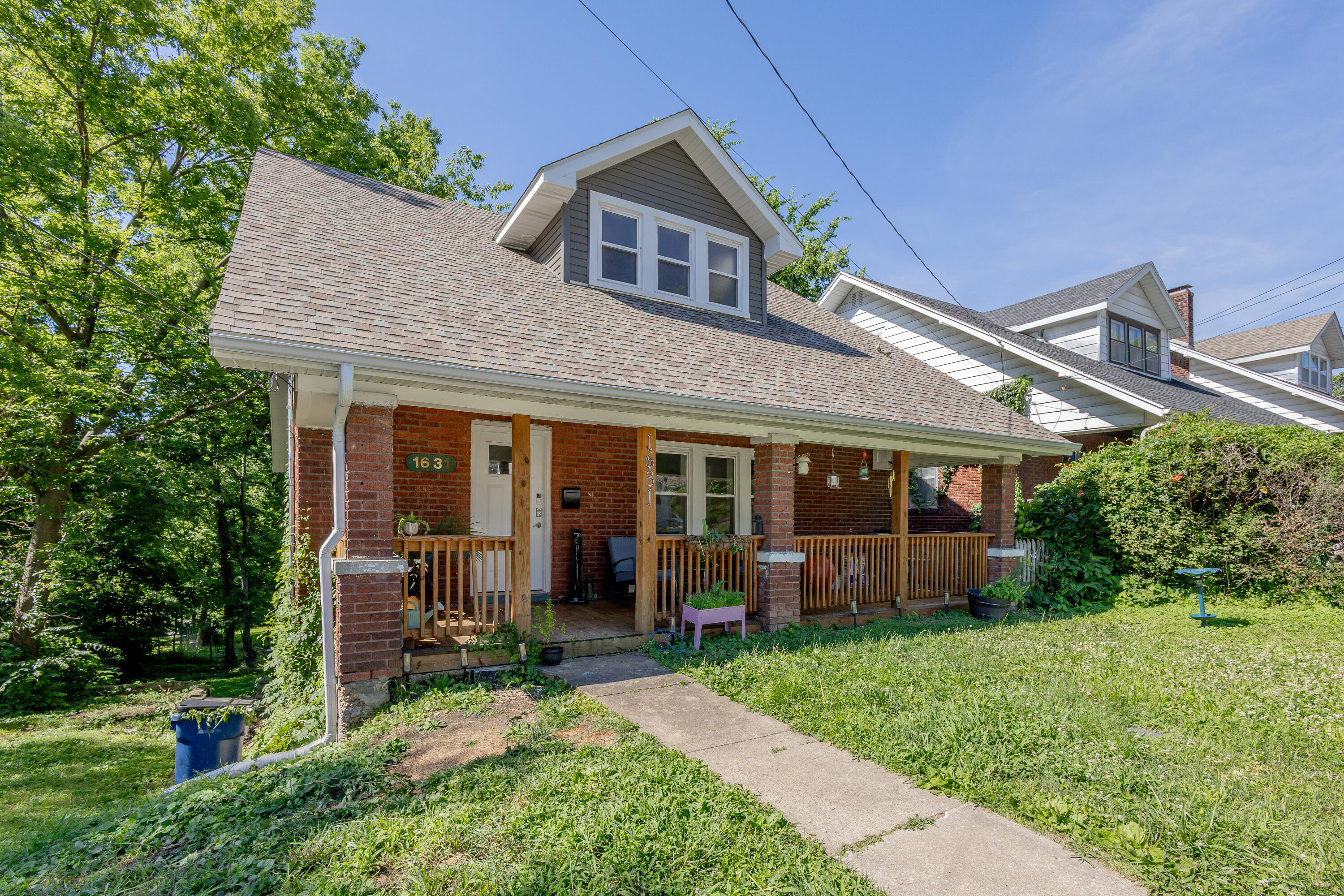 1631 W Mccarty St Property Photo 1
