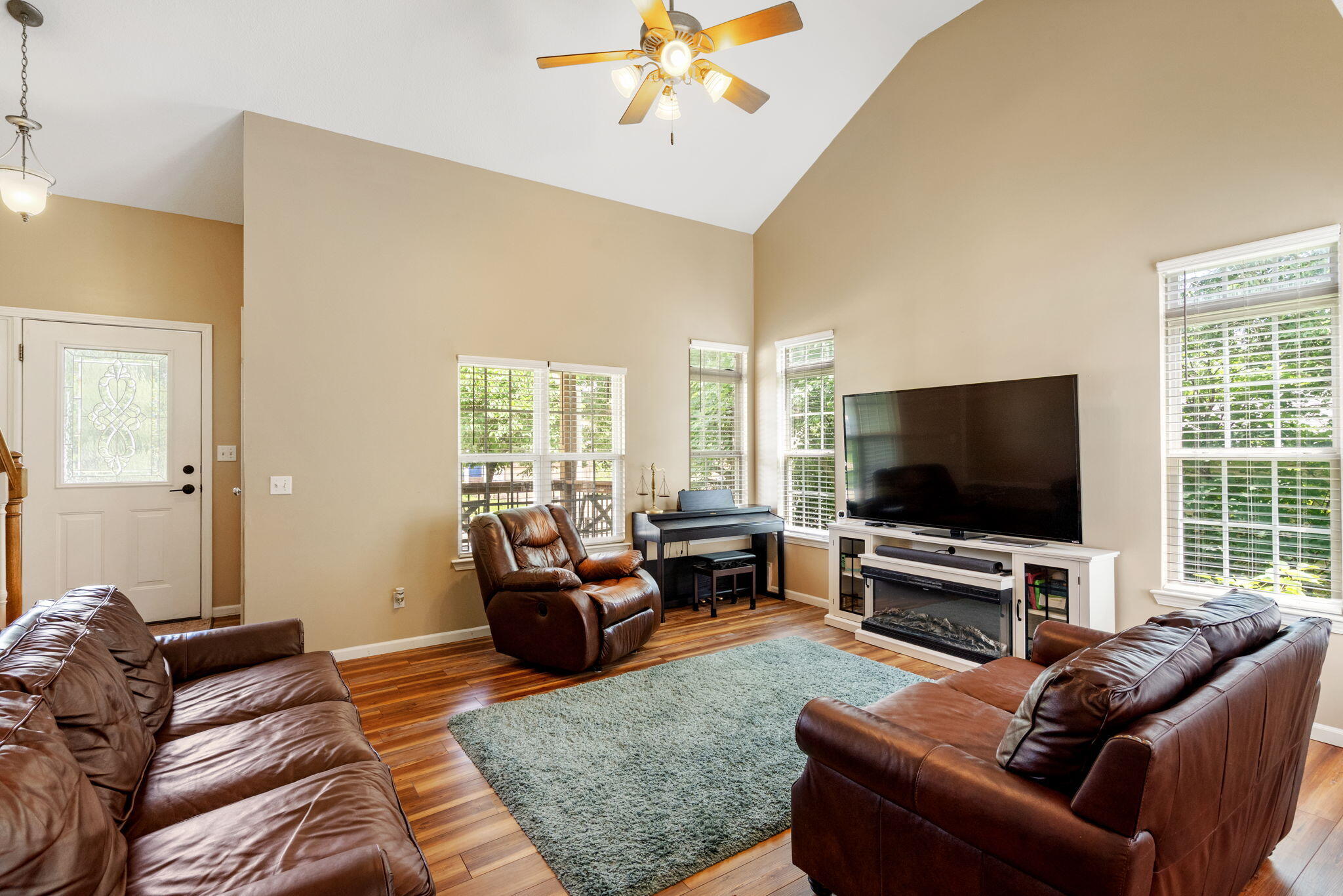 1902 Mary Ellen Dr Property Photo 6