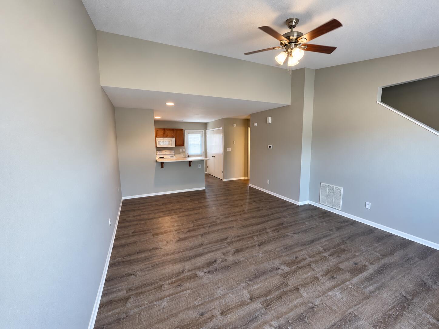 1421 Risen Star Ct Property Photo 3