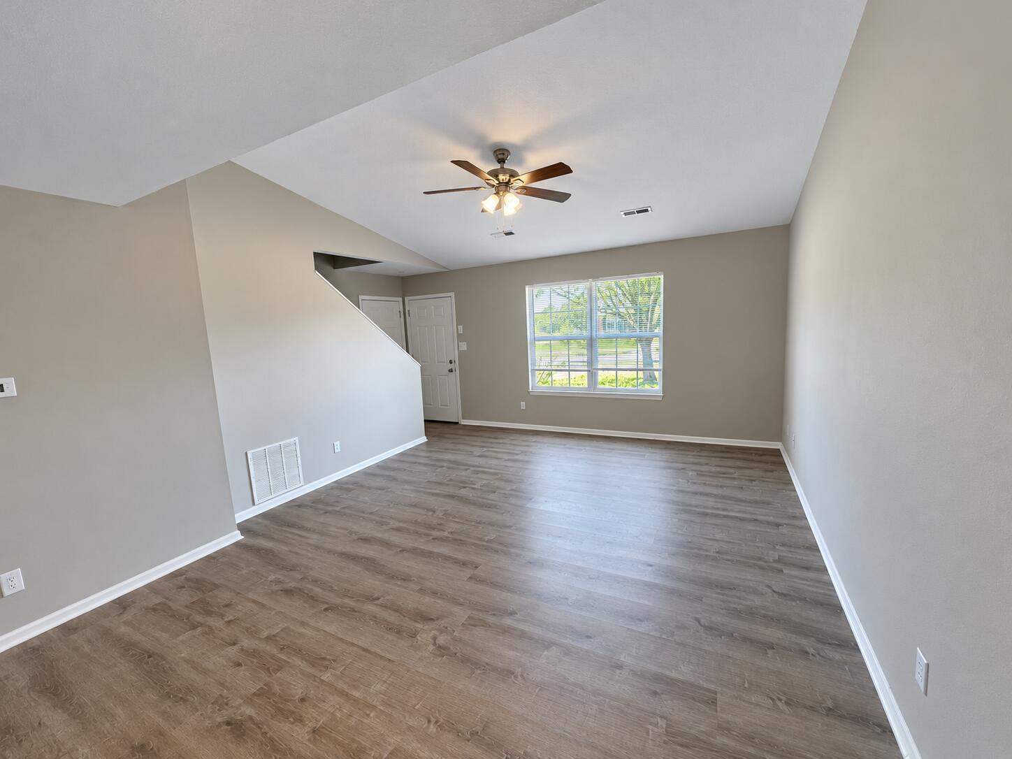 1421 Risen Star Ct Property Photo 4