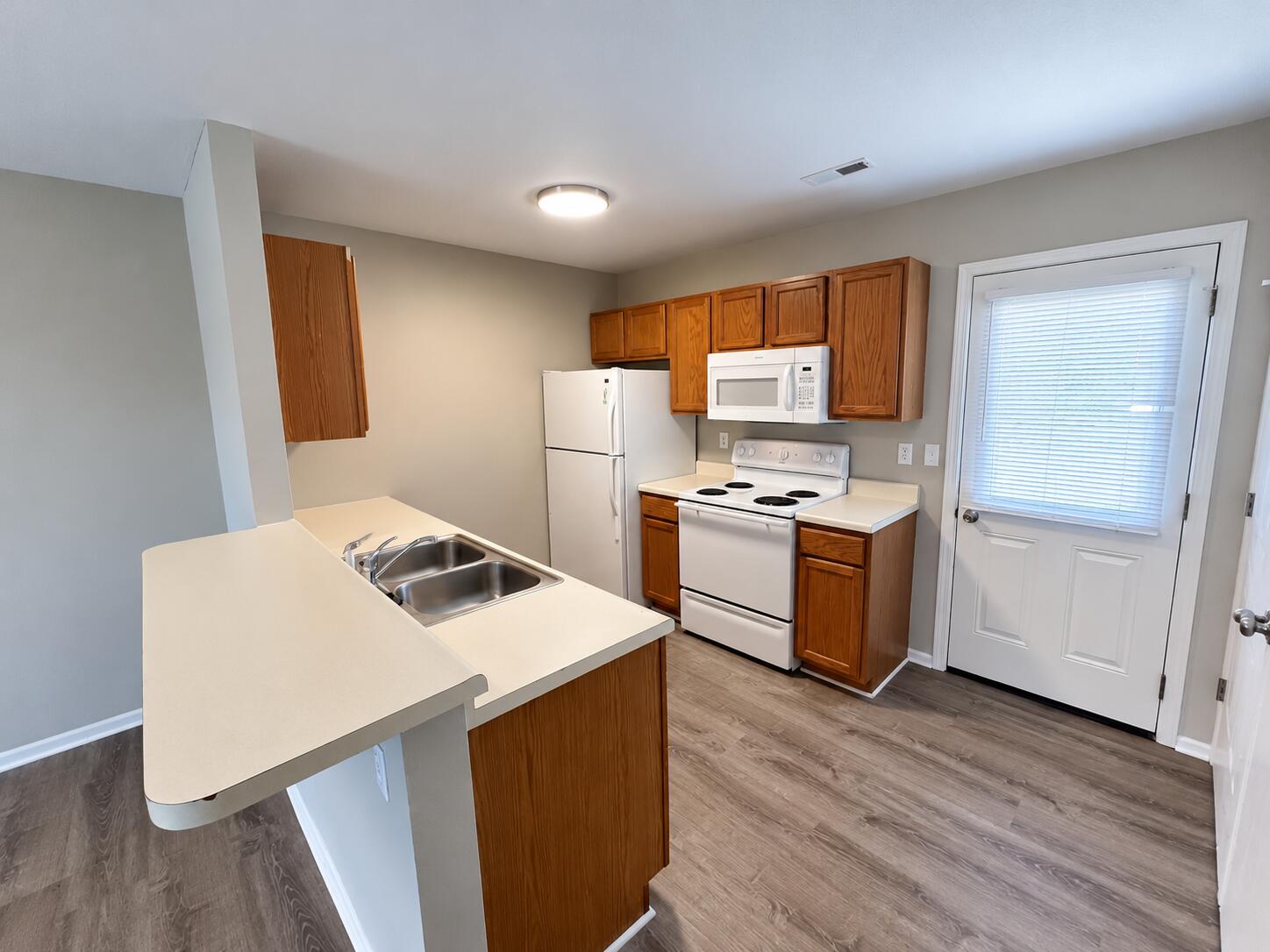1421 Risen Star Ct Property Photo 5