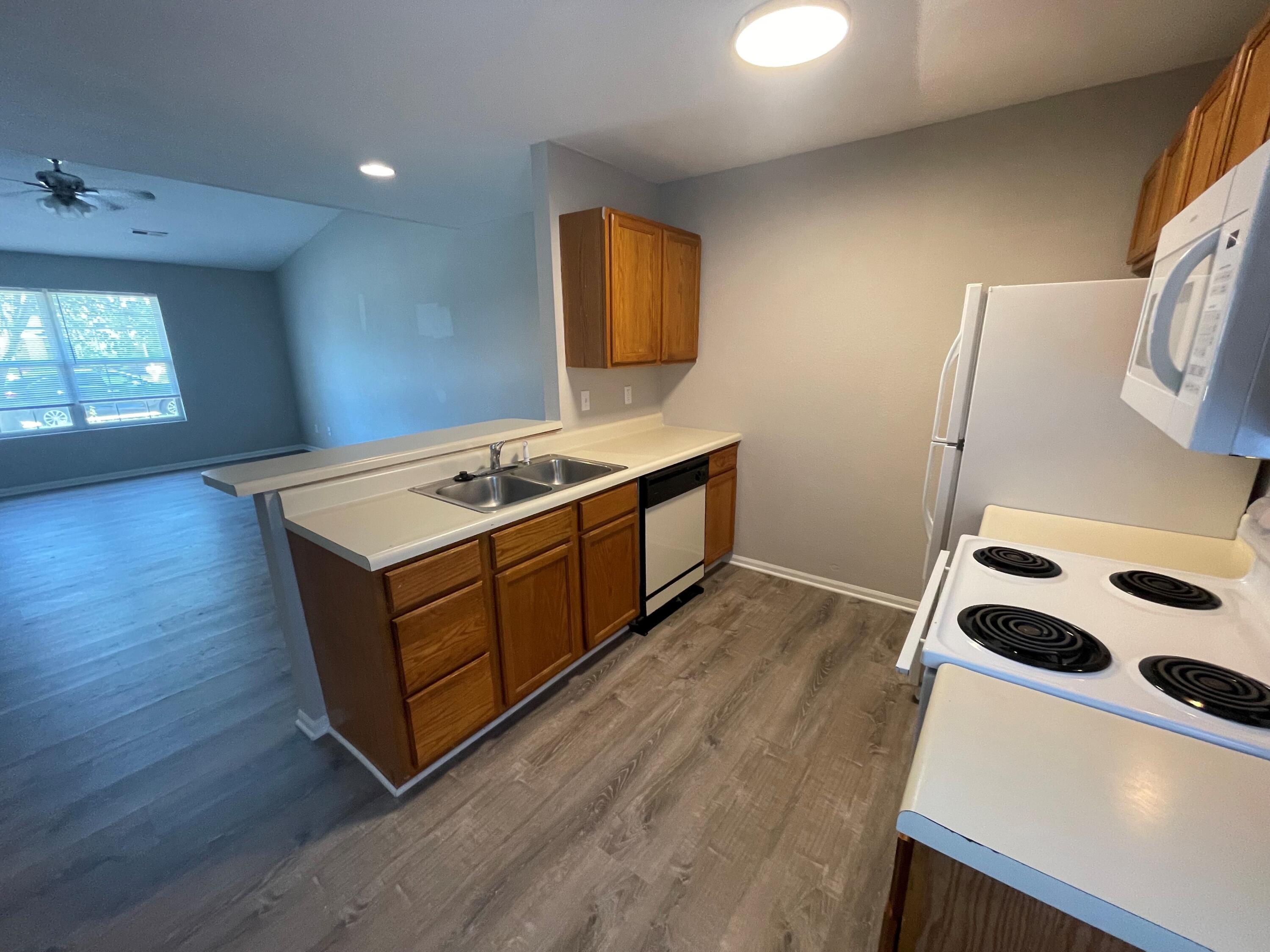 1421 Risen Star Ct Property Photo 6