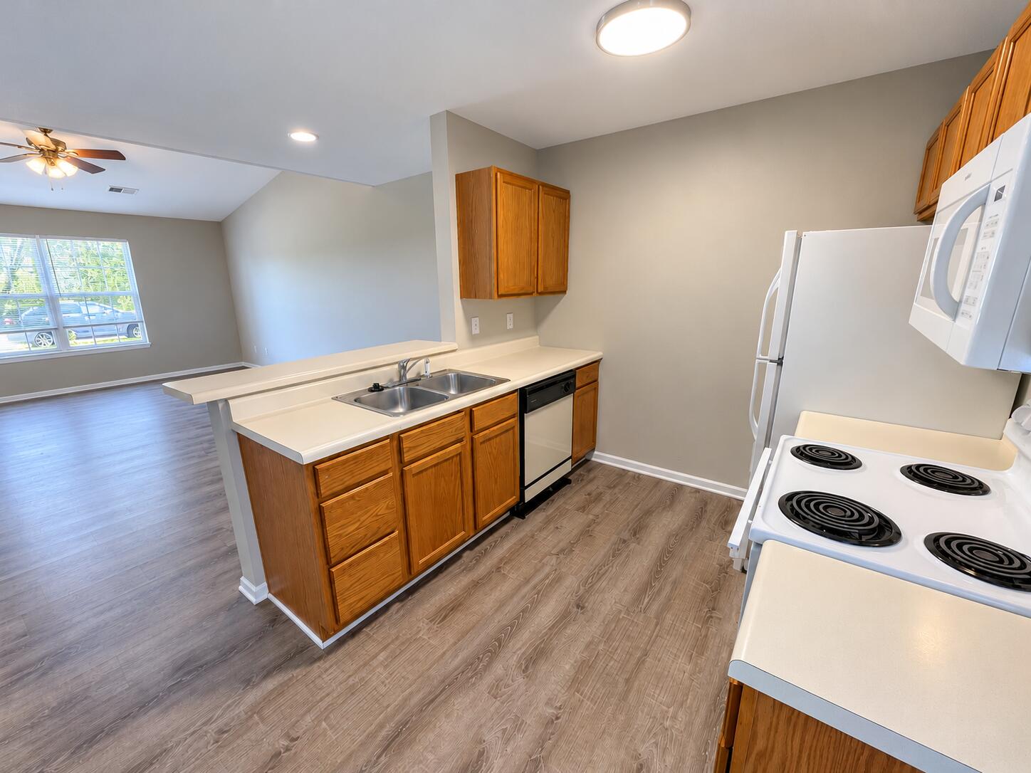 1421 Risen Star Ct Property Photo 6
