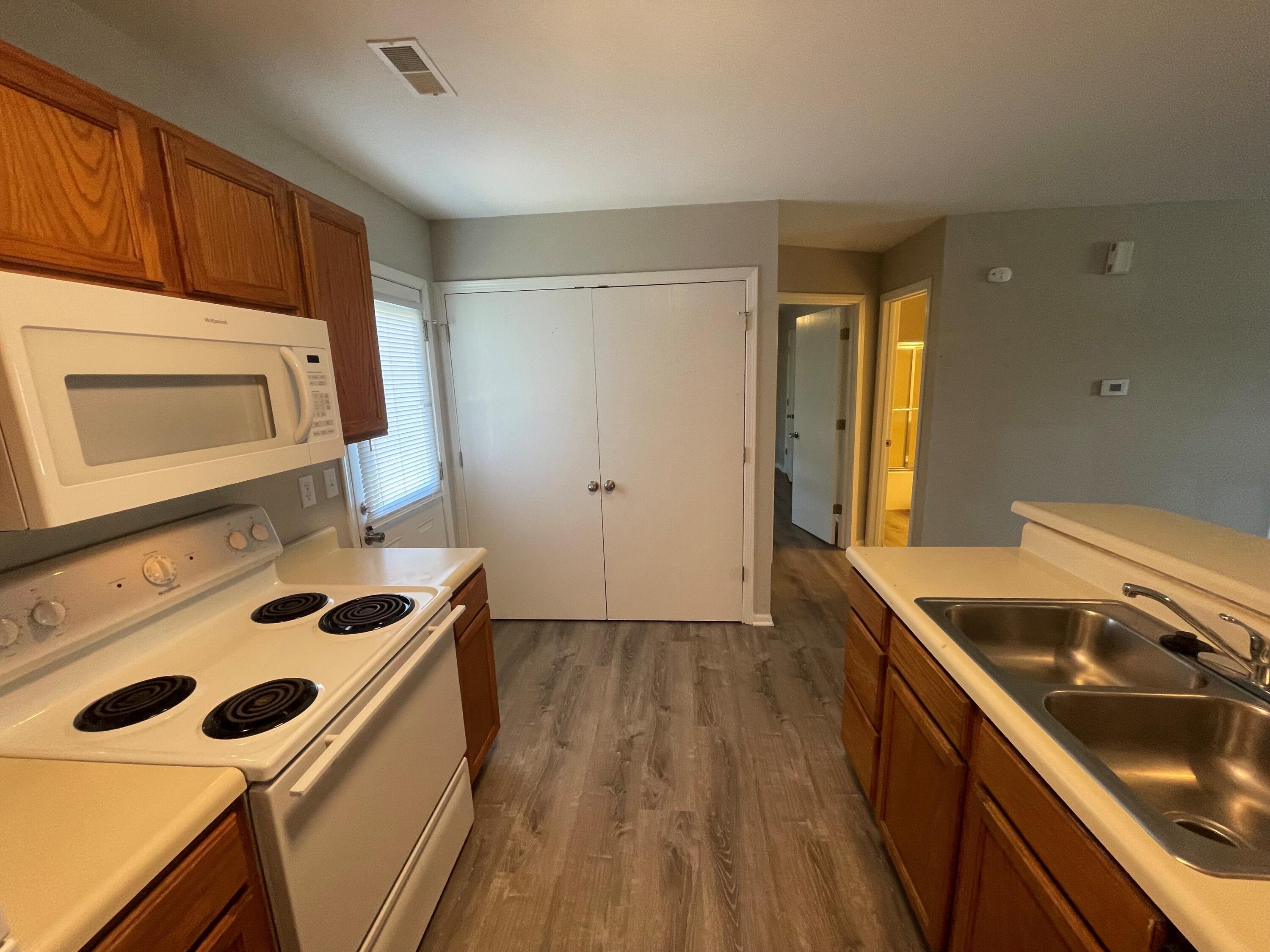 1421 Risen Star Ct Property Photo 7
