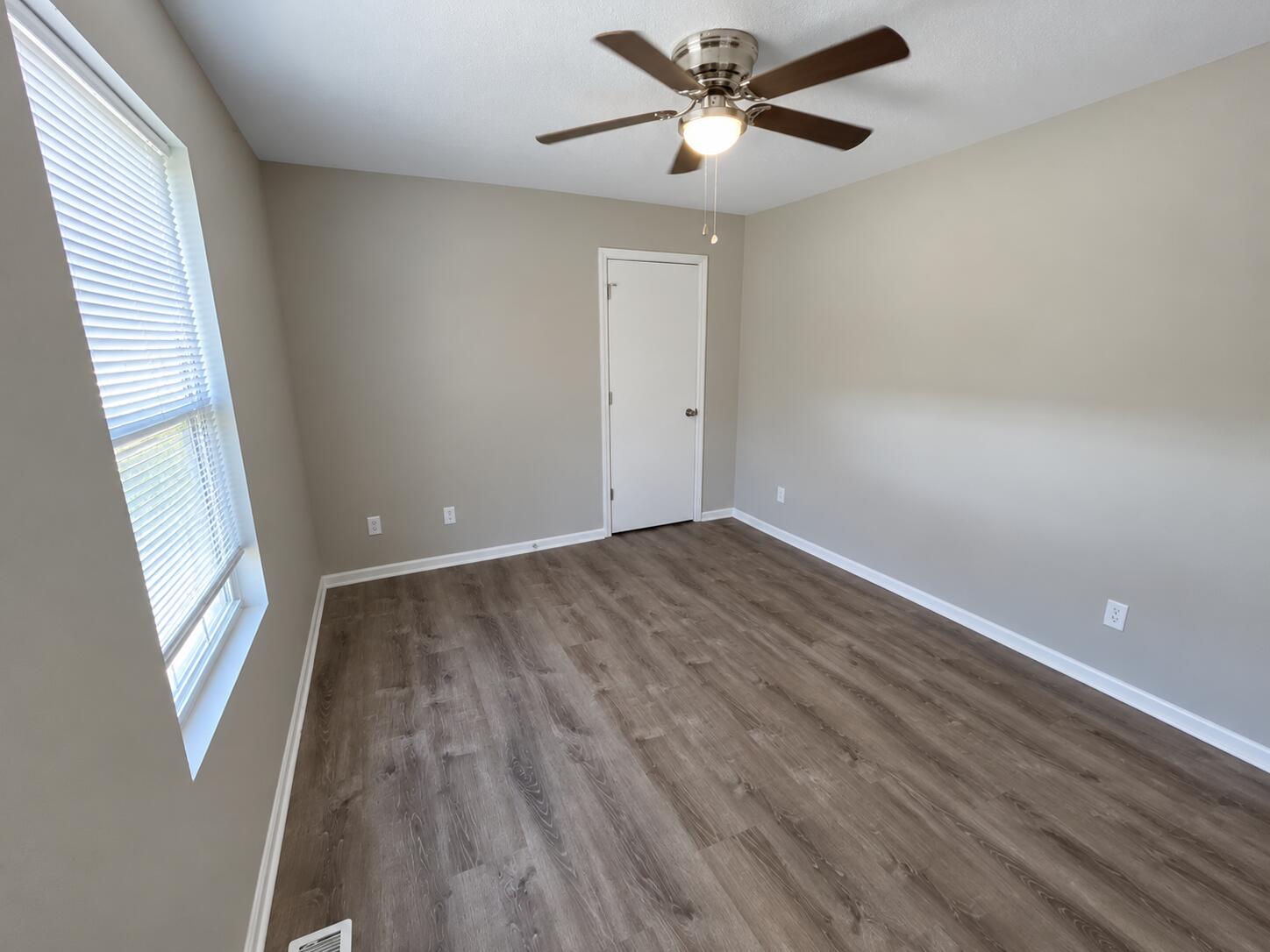 1421 Risen Star Ct Property Photo 17