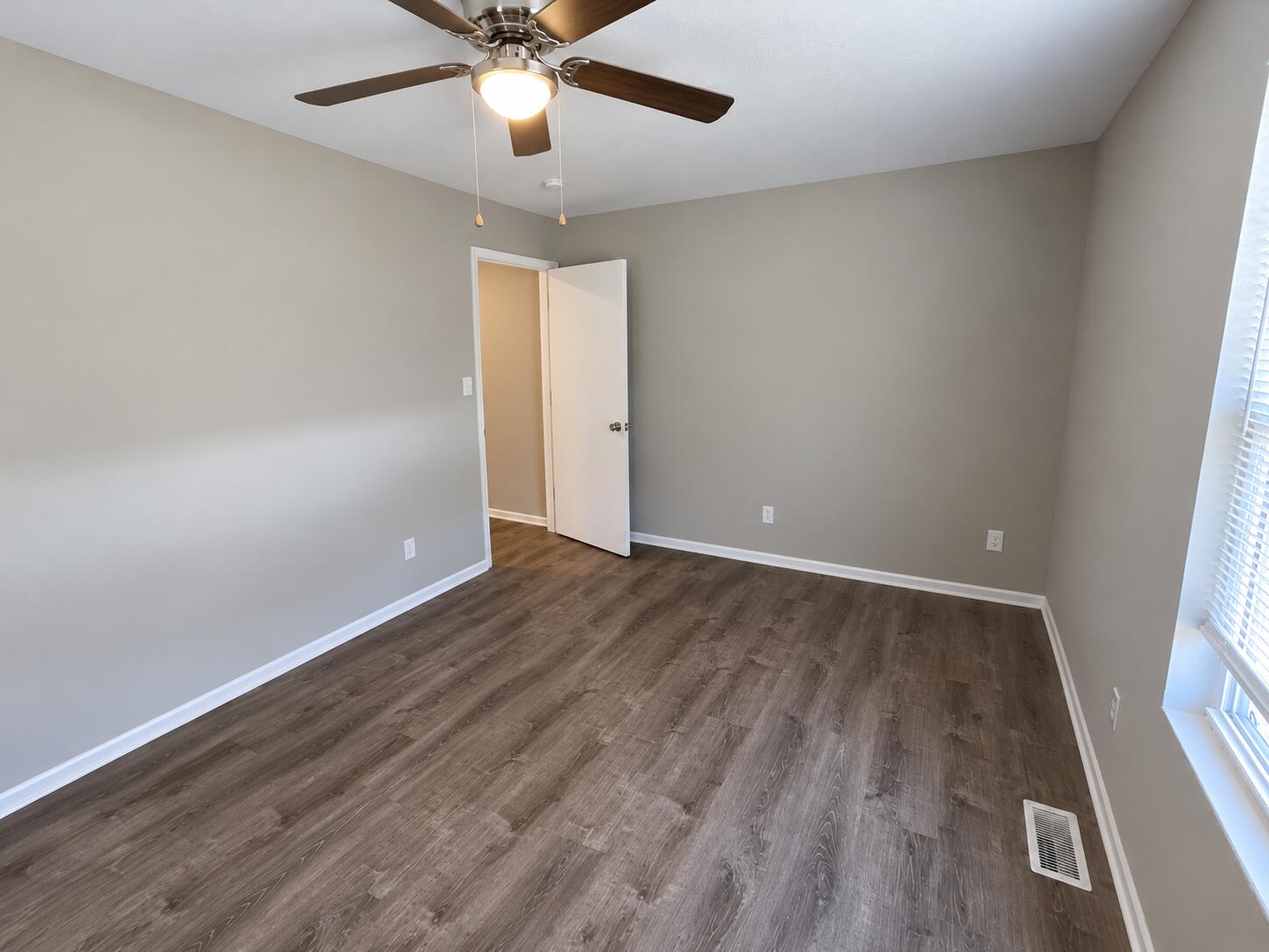 1421 Risen Star Ct Property Photo 18