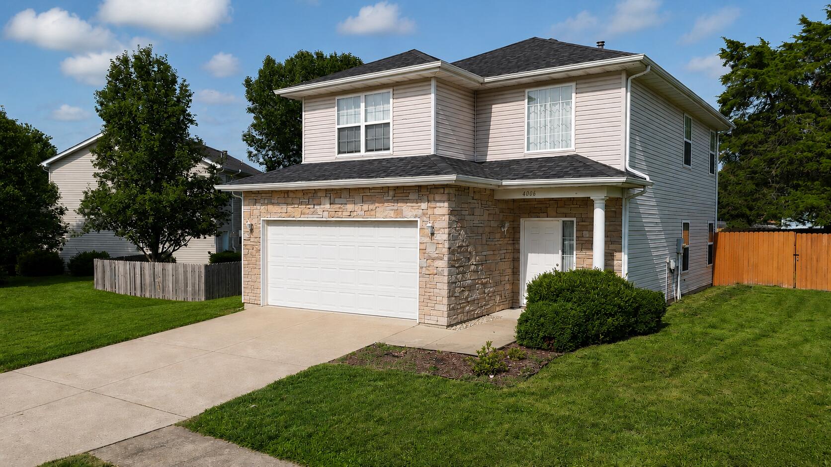 4006 MEADOW VIEW DR Property Photo 1