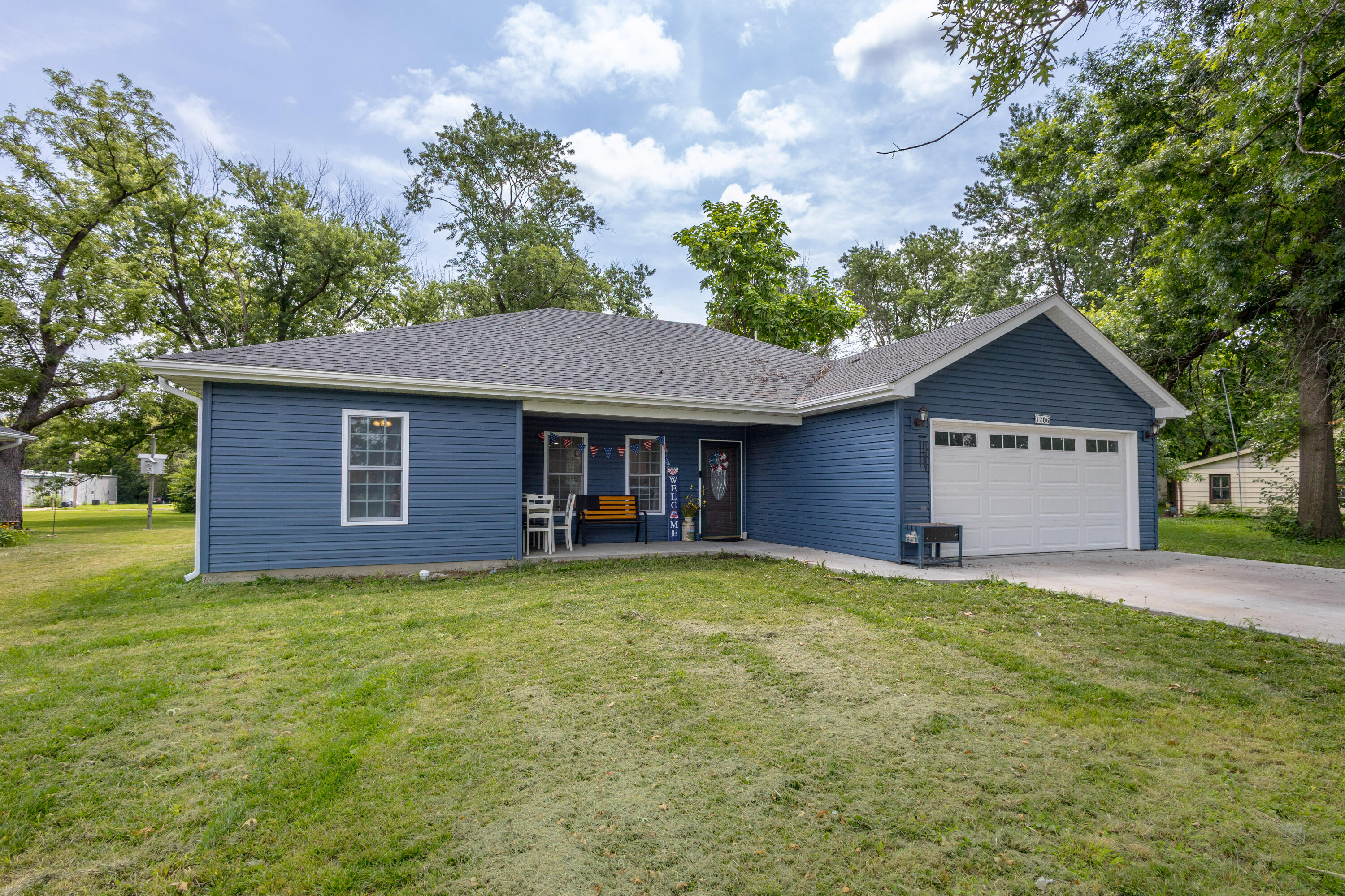1206 Margretta St Property Photo 1