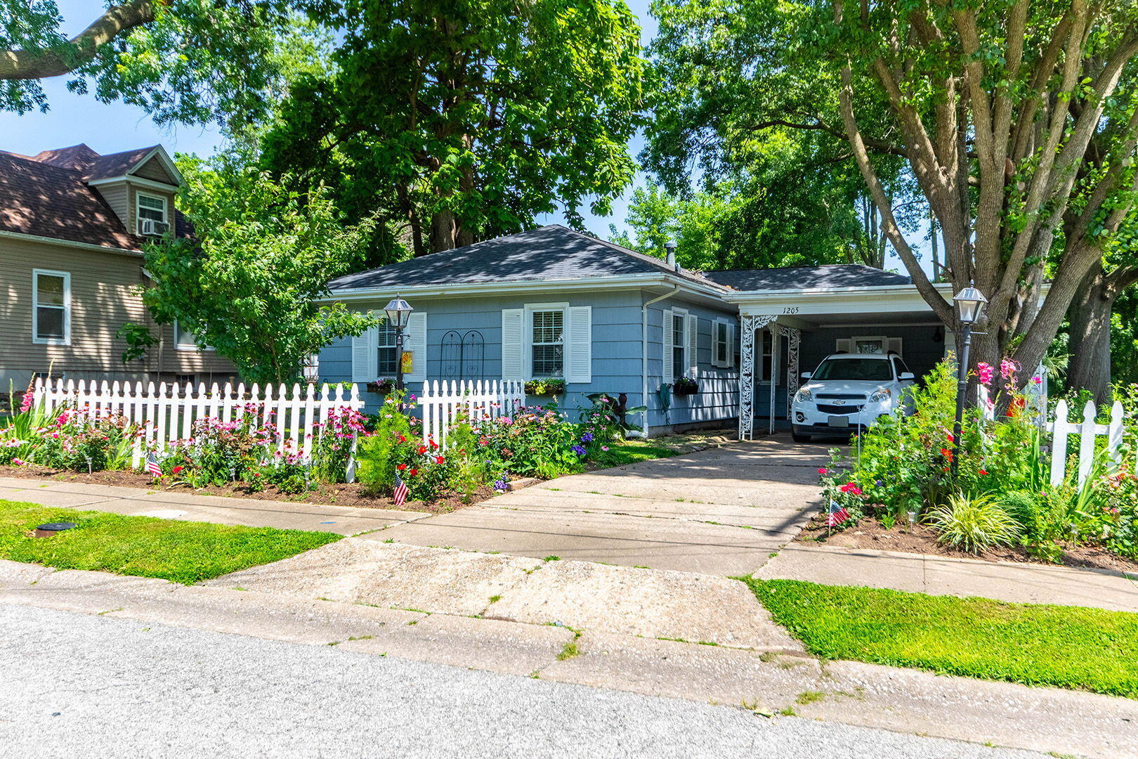 1205 Pollock Rd Property Photo 1