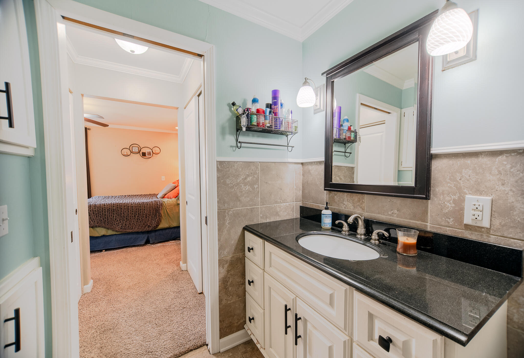 105 Baker St Property Photo 11
