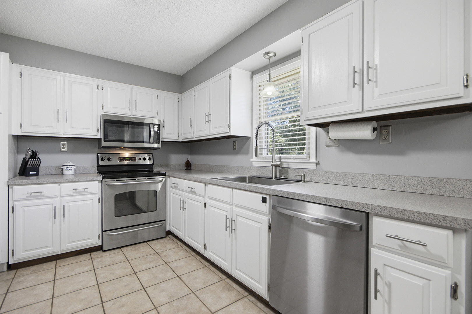 1405 Dorcas St Property Photo 18