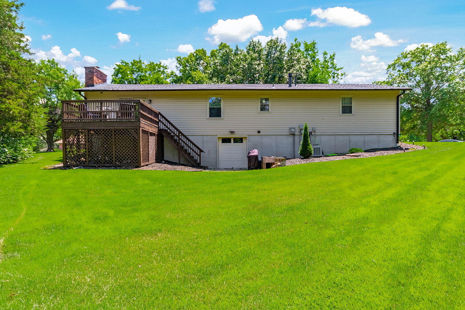 1405 Dorcas St Property Photo 50