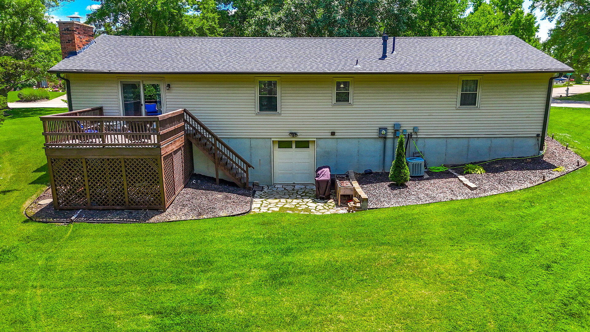 1405 Dorcas St Property Photo 51