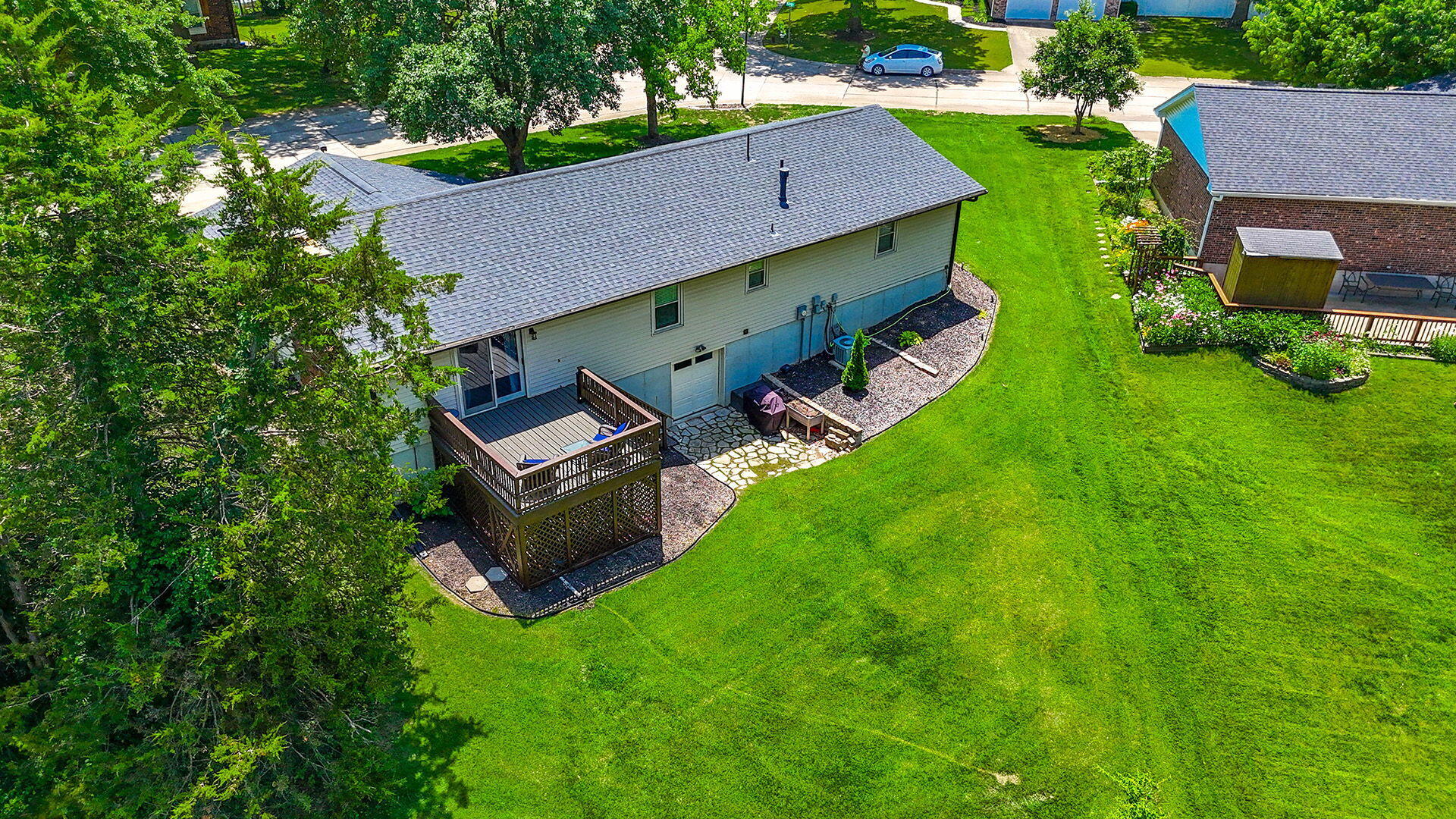 1405 Dorcas St Property Photo 54