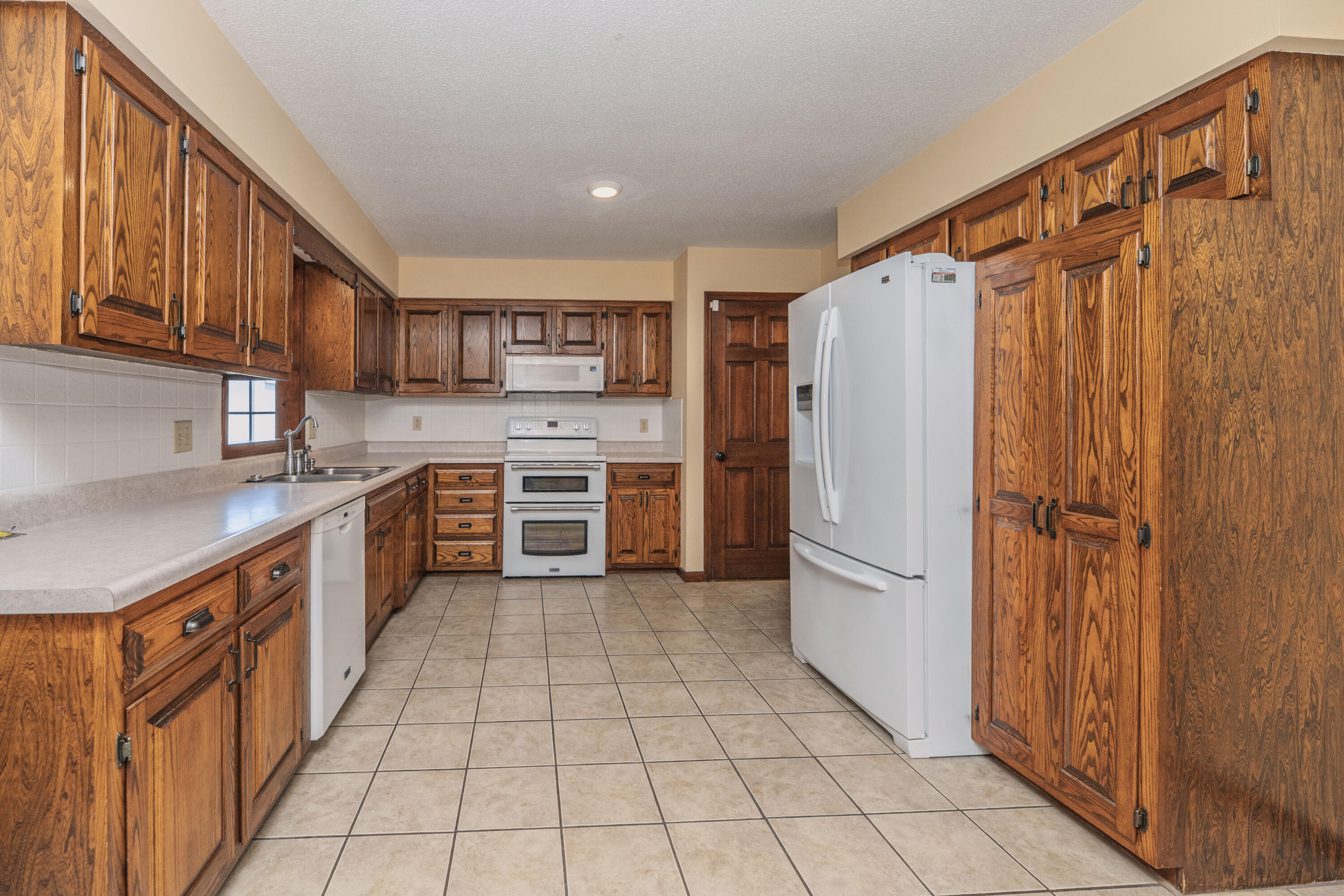 6651 E New Haven Rd Property Photo 12