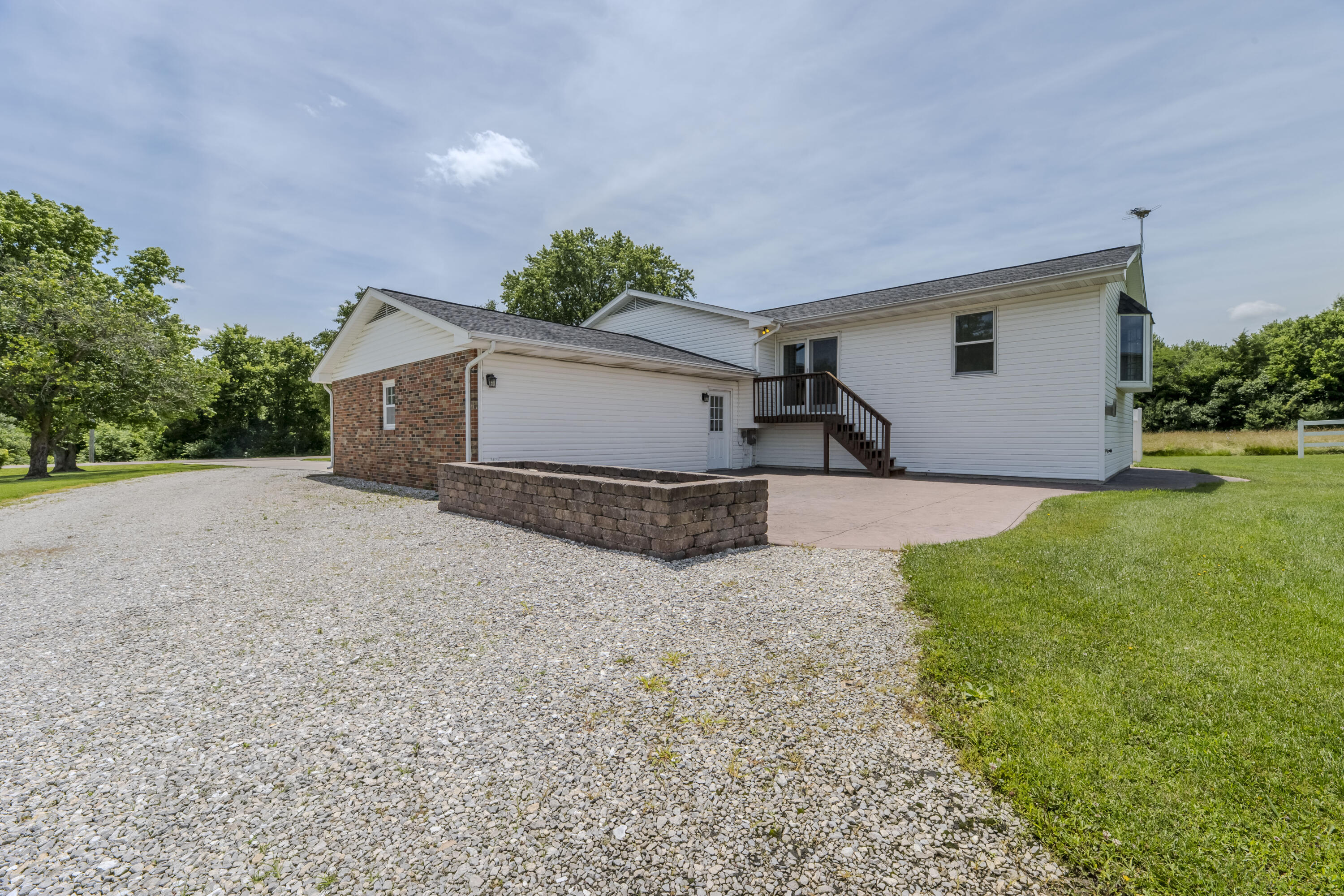 6651 E New Haven Rd Property Photo 39