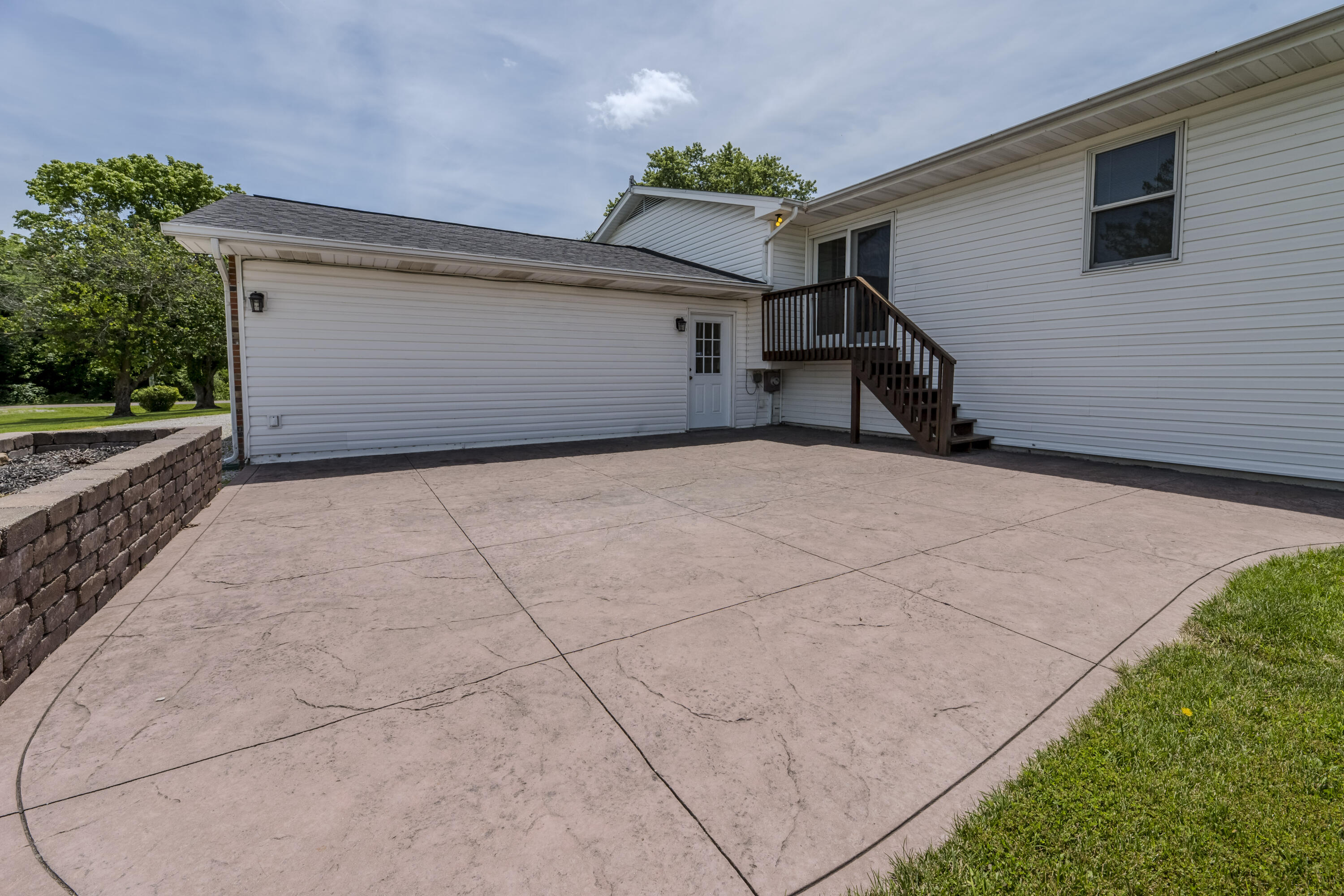 6651 E New Haven Rd Property Photo 40