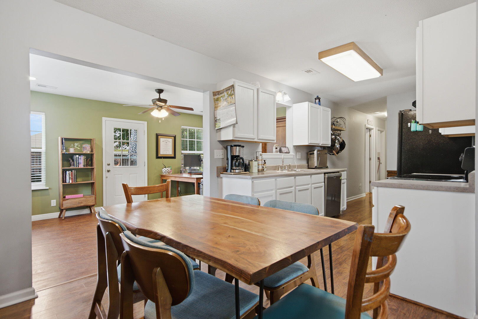 4879 N Montgomery Dr Property Photo 4