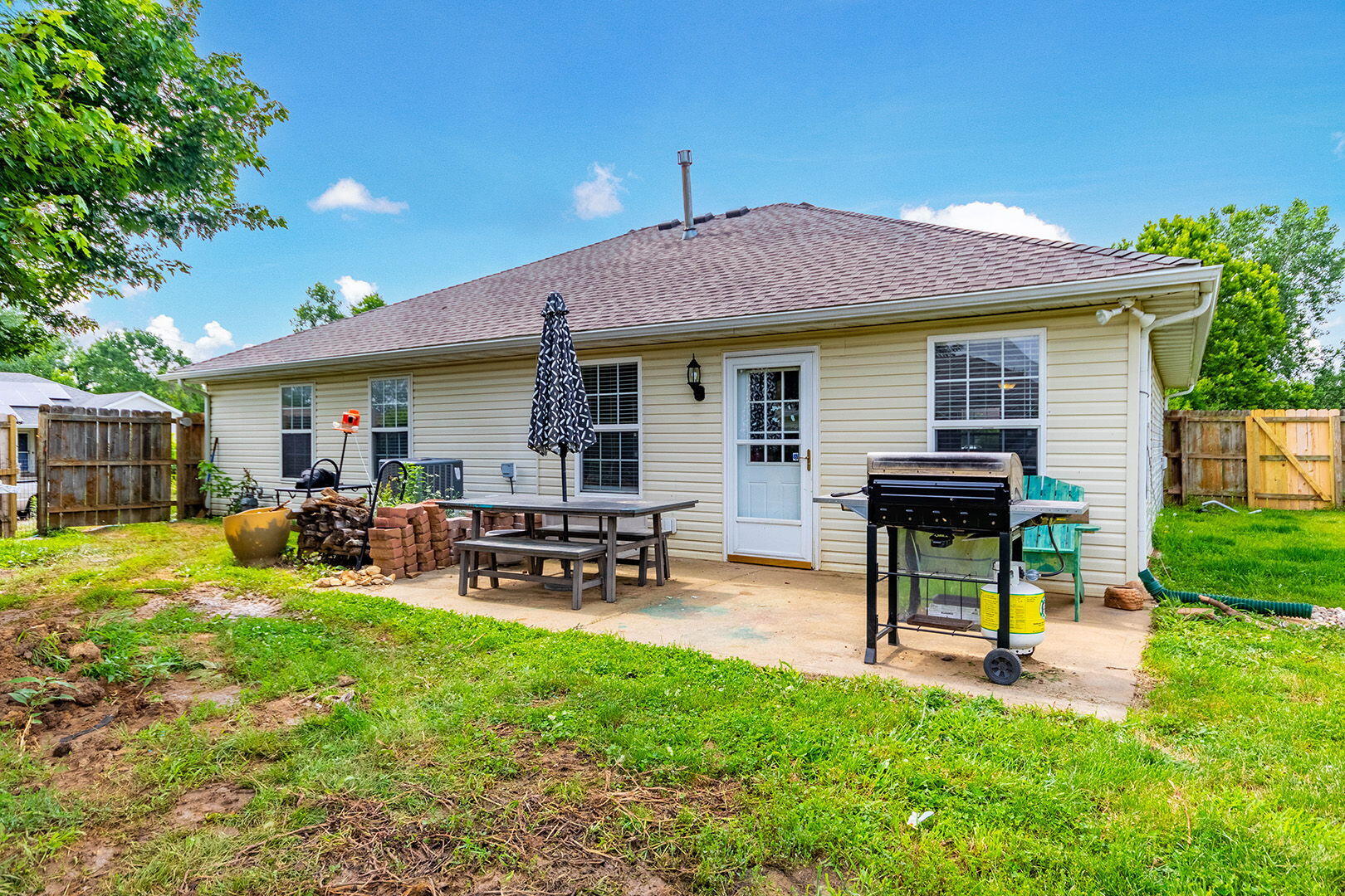 4879 N Montgomery Dr Property Photo 13