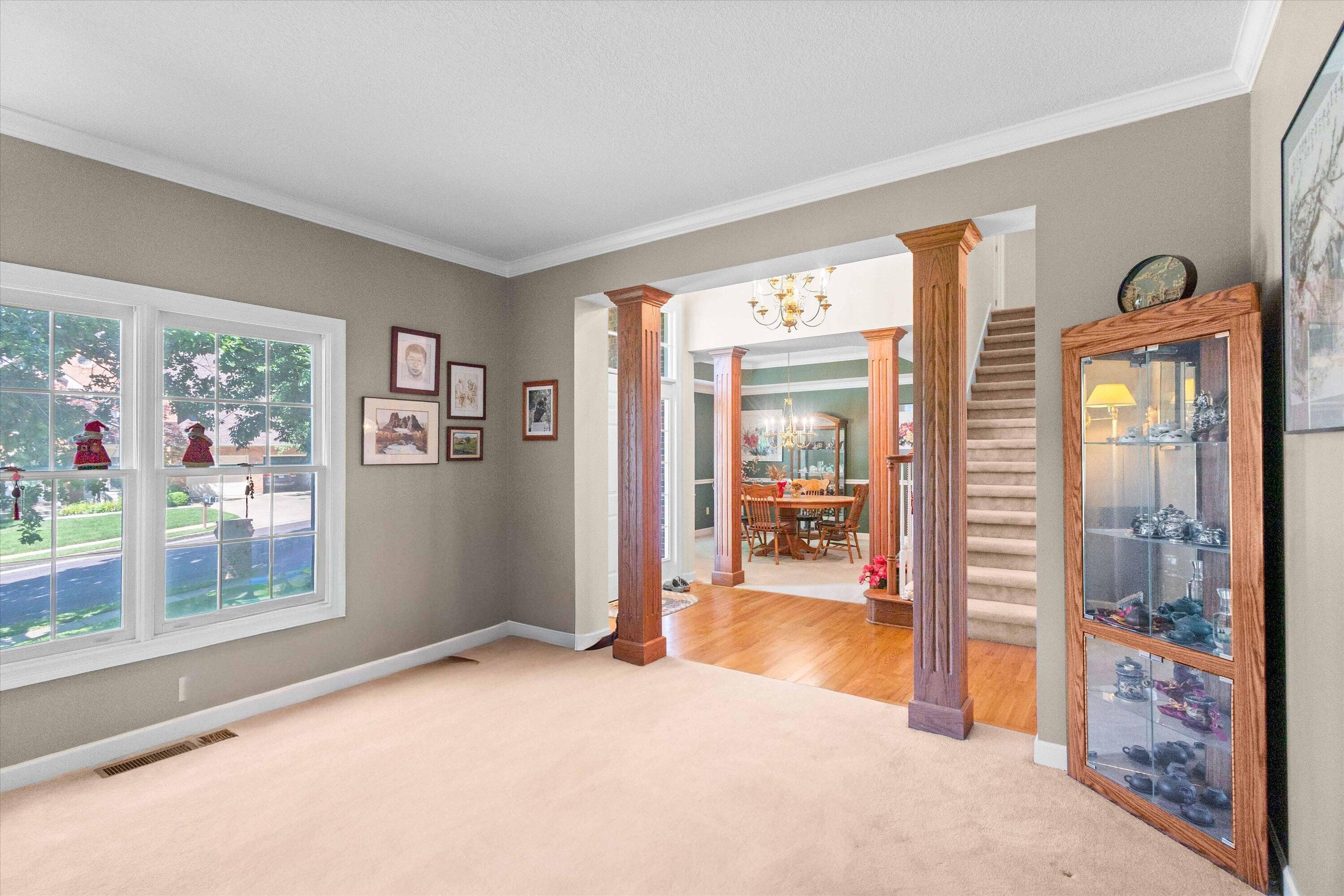 1807 Crystal Point Property Photo 4