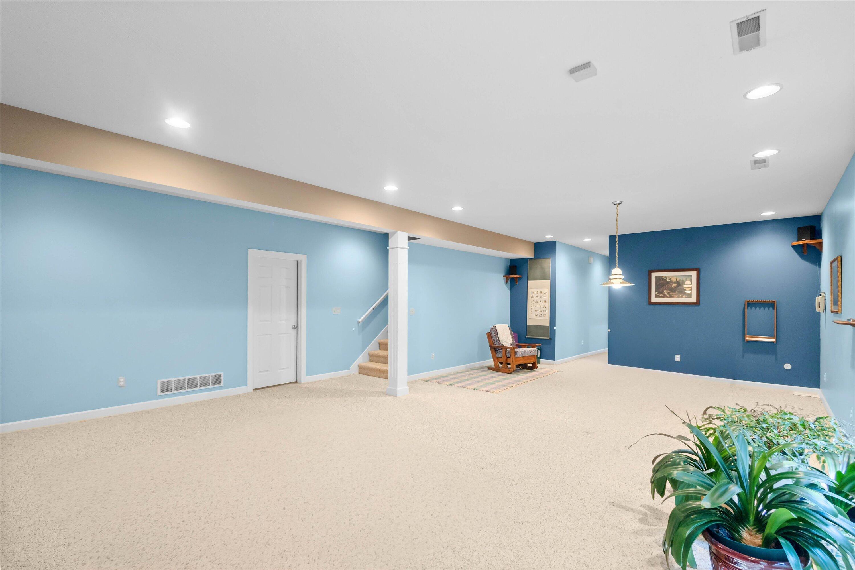 1807 Crystal Point Property Photo 6