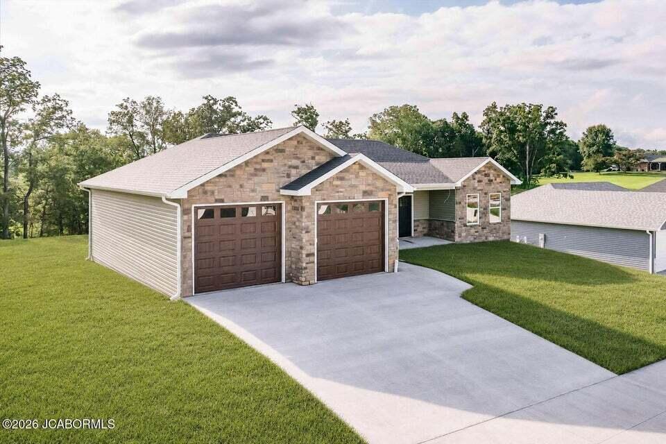 782 Vine Dr Property Photo 2