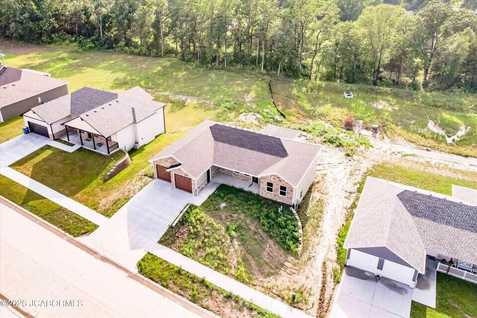 782 Vine Dr Property Photo 3