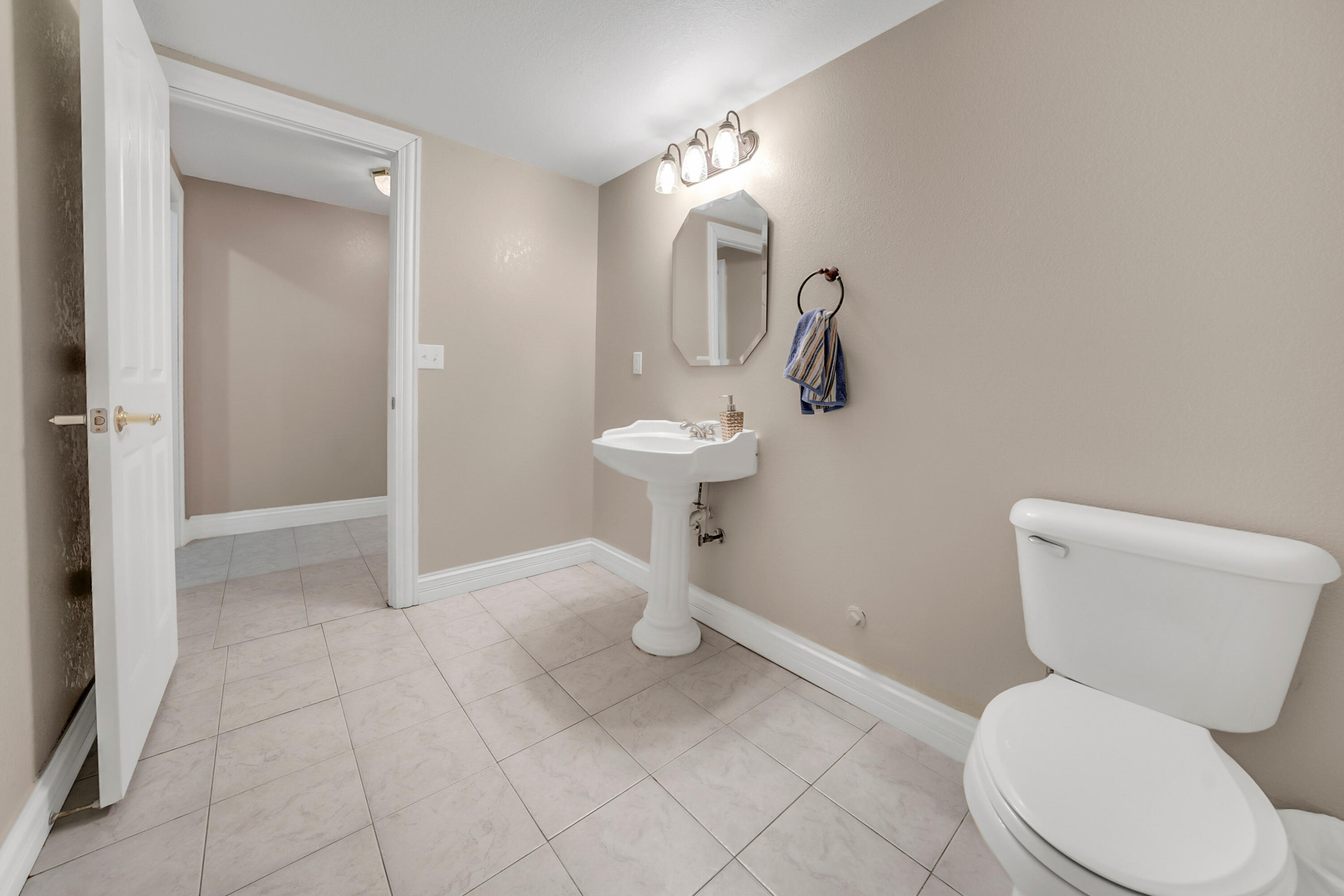 2829 Foxdale Dr Property Photo 78