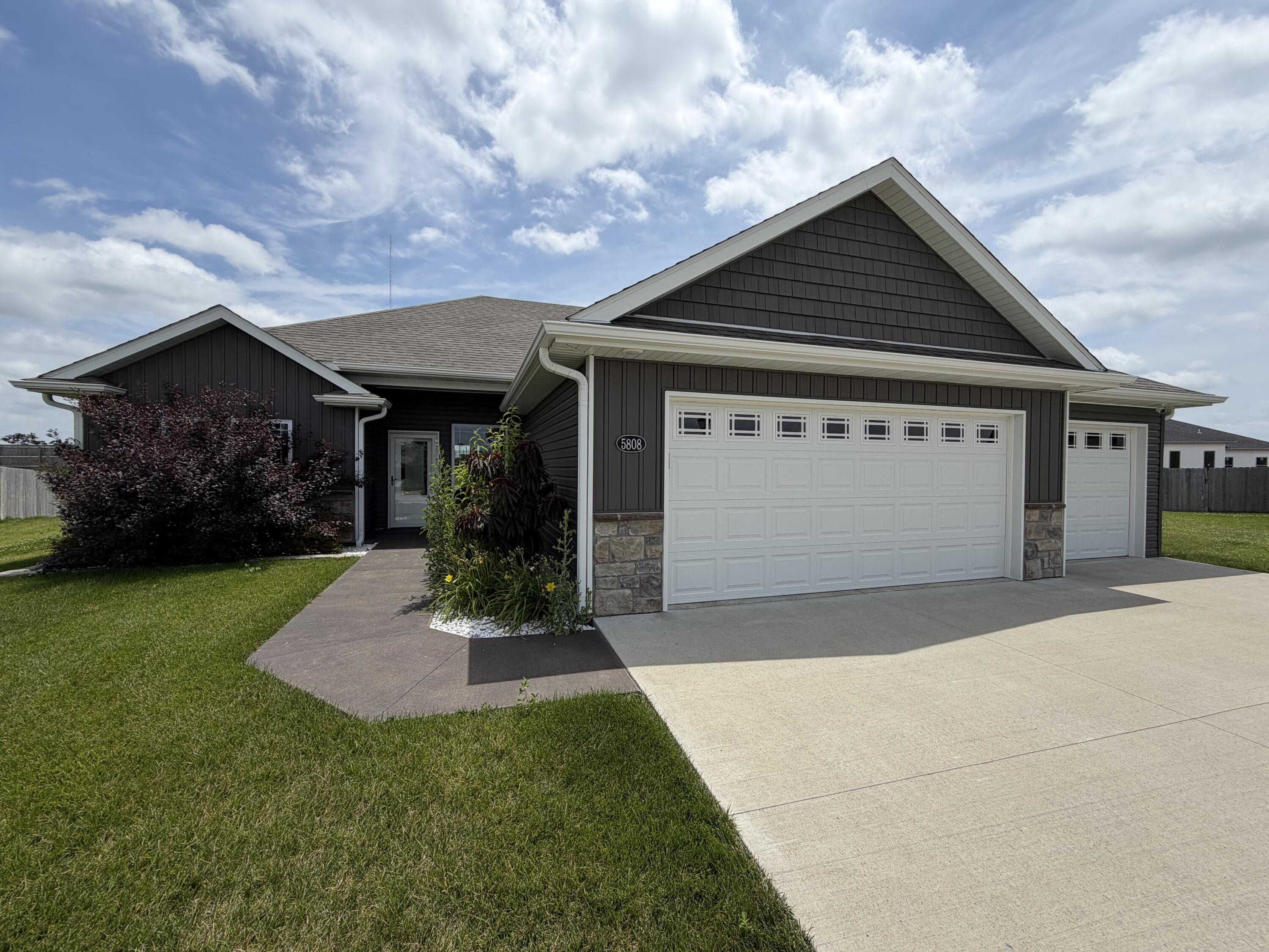 5808 SUMAC CT Property Photo 1