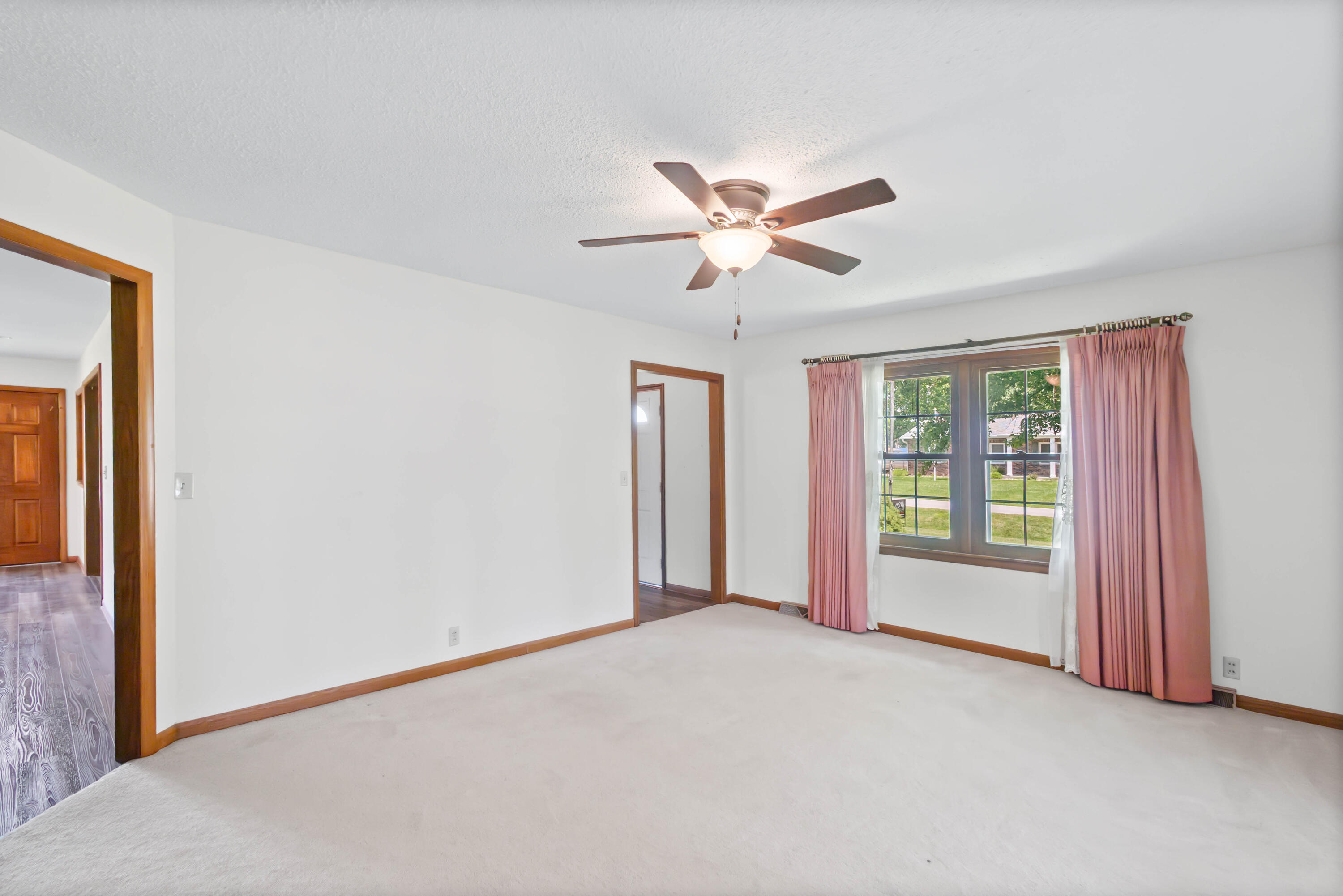 1200 E Logan St Property Photo 23